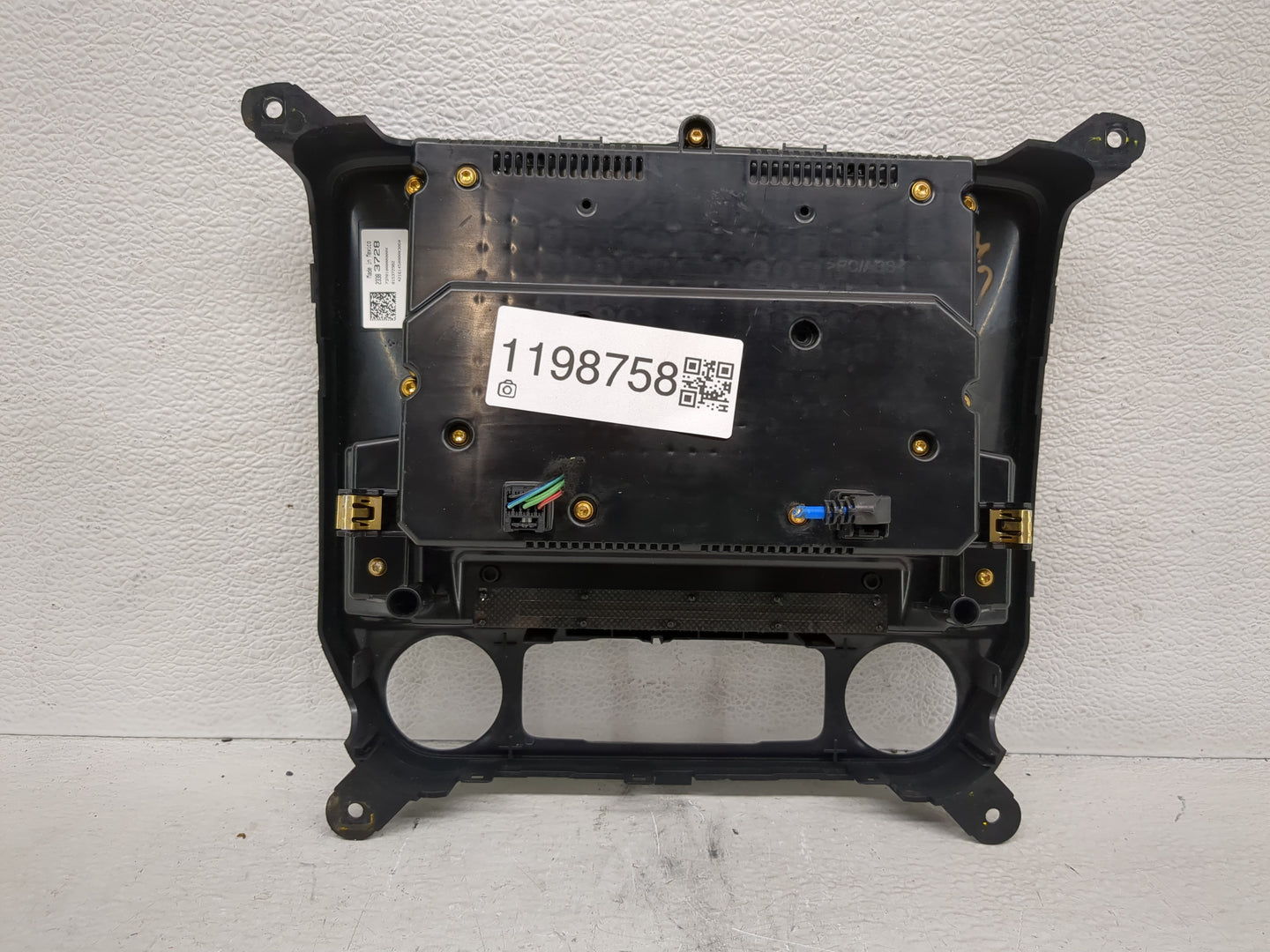 Chevrolet Silverado 1500 Radio Control Panel - Oemusedautoparts1.com