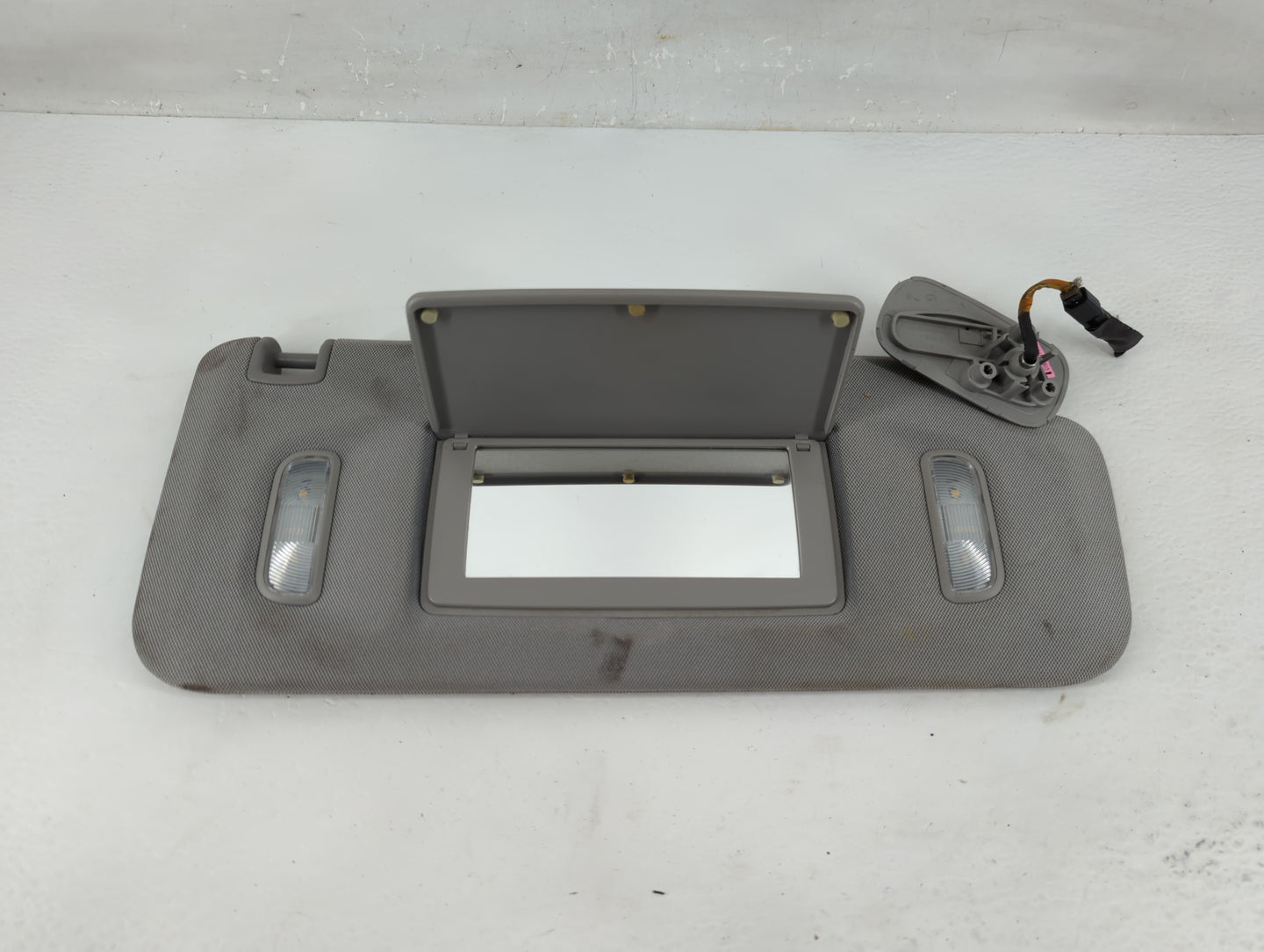 2014-2019 Chevrolet Silverado 1500 Sun Visor Shade Replacement Passenger Right Mirror Fits Fits 2014 2015 2016 2017 2018 201