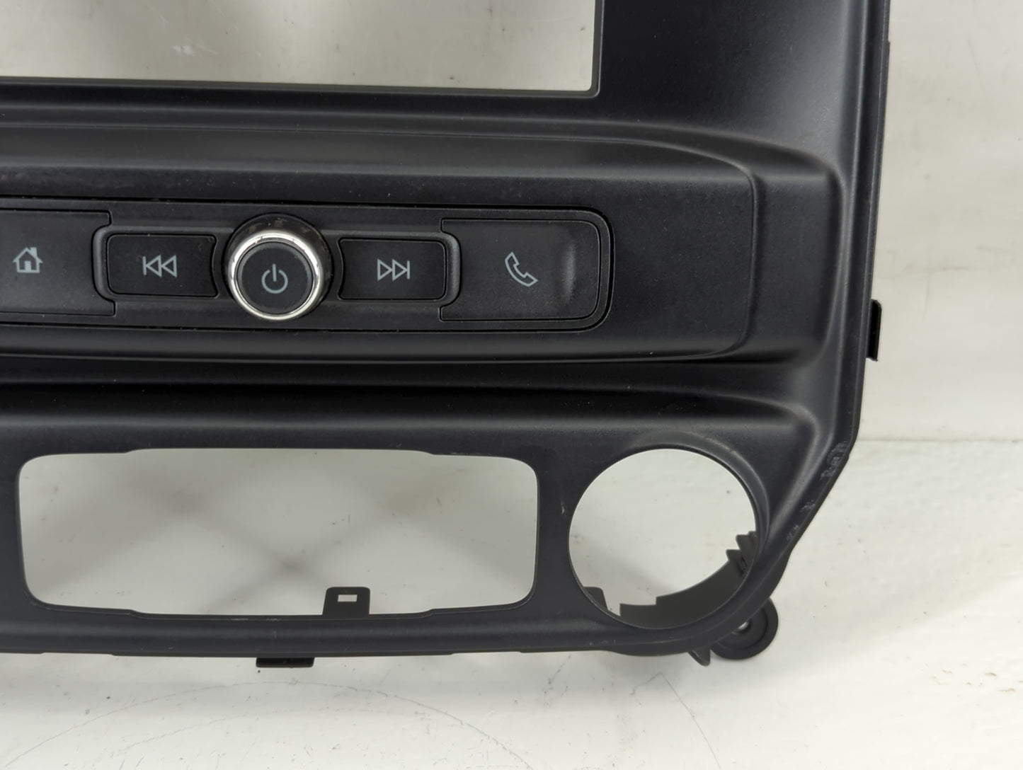 2016 Chevrolet Silverado 1500 Radio AM FM Cd Player Receiver Replacement Fits OEM Used Auto Parts - Oemusedautoparts1.com
