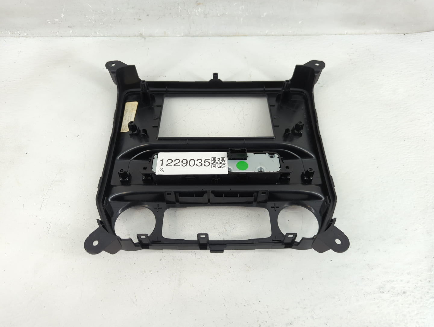 2016 Chevrolet Silverado 1500 Radio AM FM Cd Player Receiver Replacement Fits OEM Used Auto Parts - Oemusedautoparts1.com