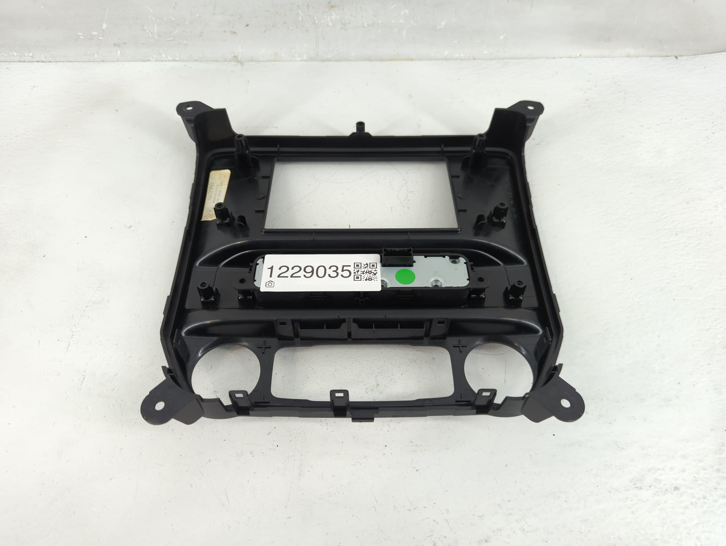 2016 Chevrolet Silverado 1500 Radio AM FM Cd Player Receiver Replacement Fits OEM Used Auto Parts - Oemusedautoparts1.com