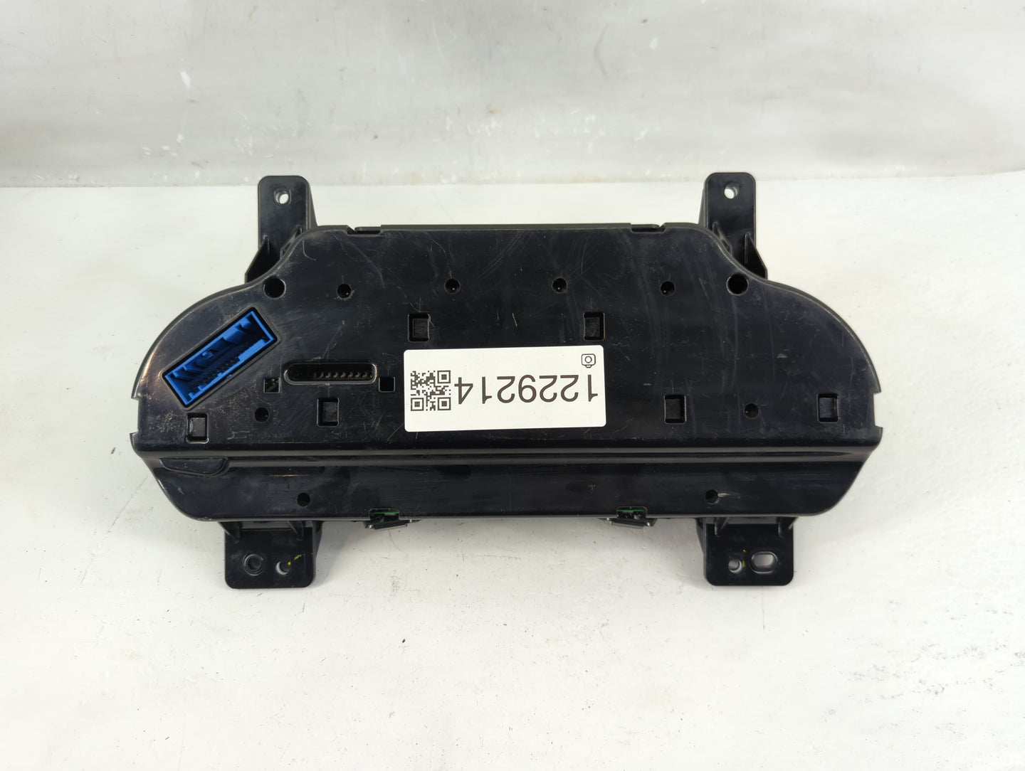 2016 Chevrolet Silverado 1500 Instrument Cluster Speedometer Gauges P/N:84063538 Fits OEM Used Auto Parts - Oemusedautoparts
