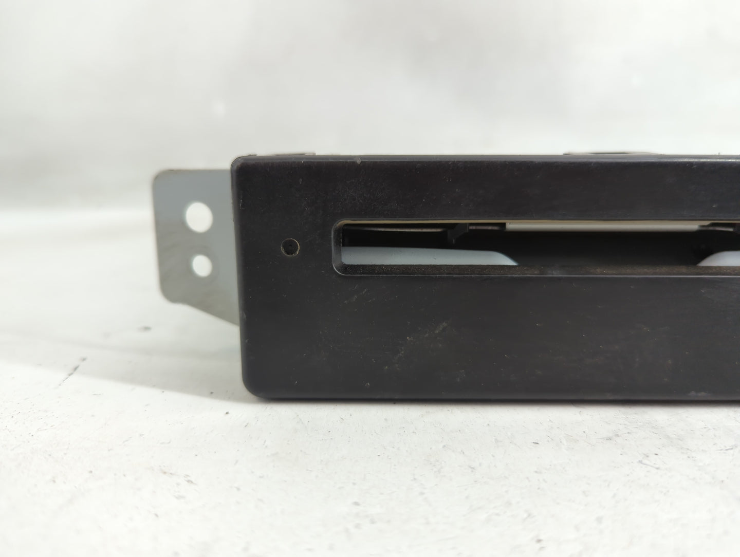 2016 Chevrolet Silverado 1500 Radio AM FM Cd Player Receiver Replacement P/N:64016435 Fits OEM Used Auto Parts - Oemusedauto