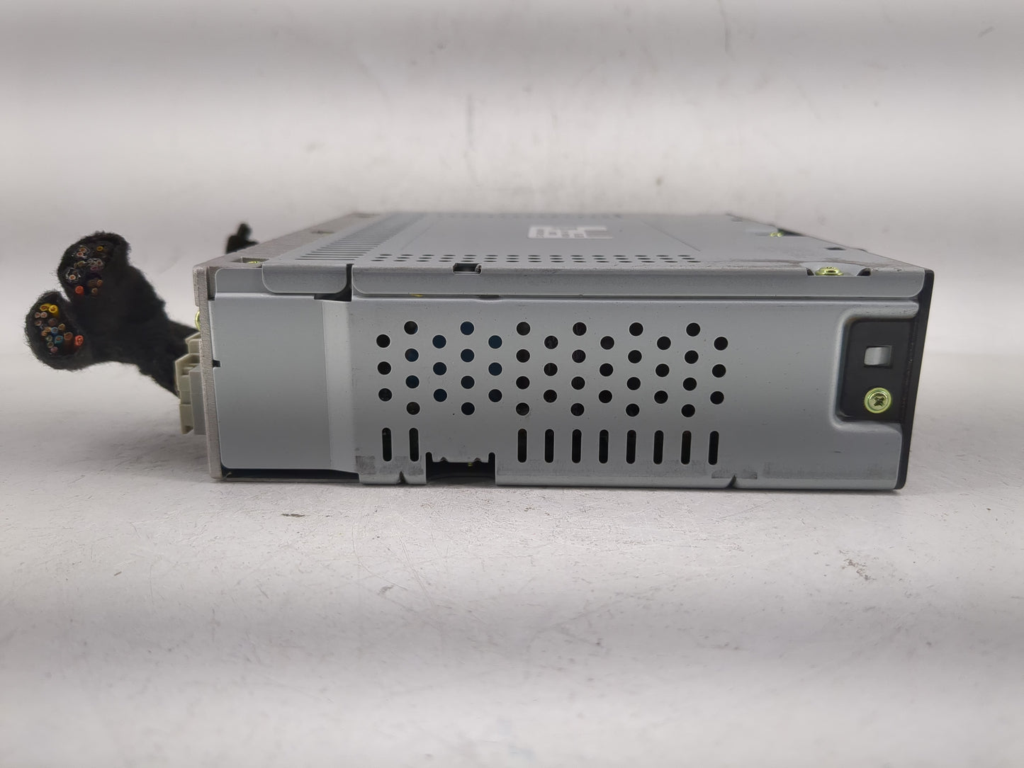 2016 Chevrolet Silverado 1500 Radio AM FM Cd Player Receiver Replacement P/N:42473827 Fits OEM Used Auto Parts - Oemusedauto