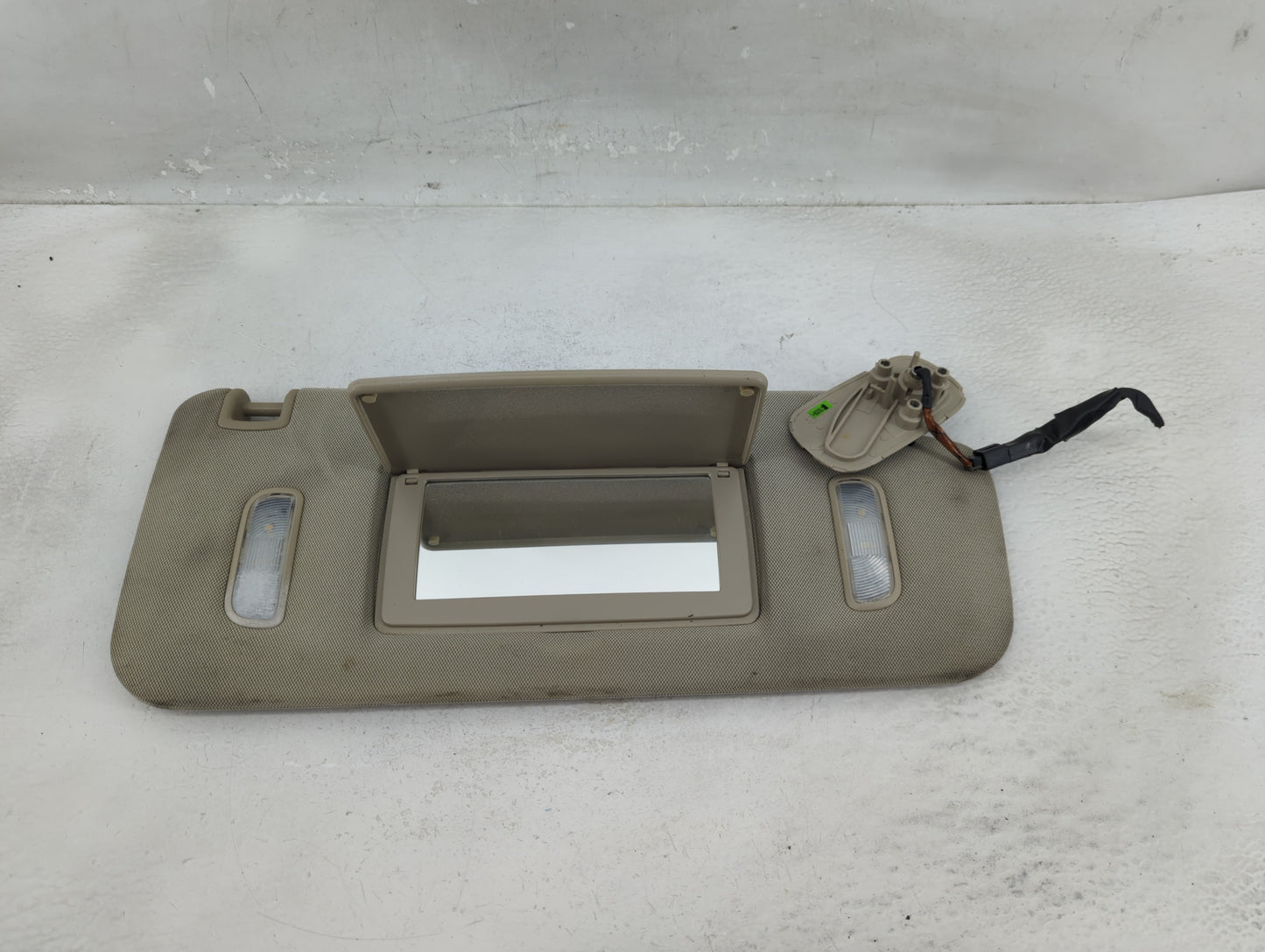 2014-2019 Chevrolet Silverado 1500 Sun Visor Shade Replacement Passenger Right Mirror Fits Fits 2014 2015 2016 2017 2018 201