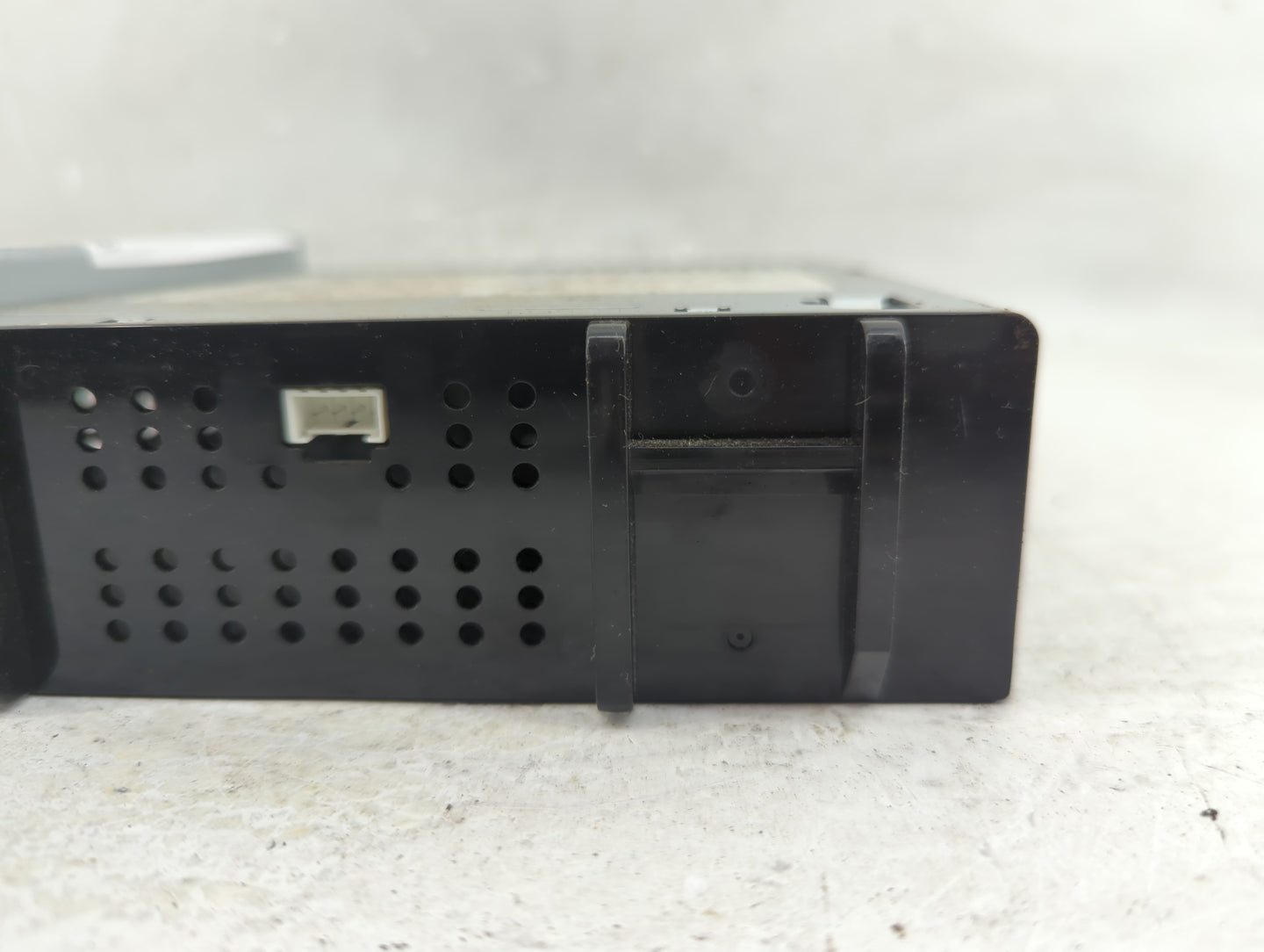 2016 Chevrolet Silverado 1500 Radio AM FM Cd Player Receiver Replacement P/N:555343750 42473827 Fits Fits 2017 OEM Used Auto