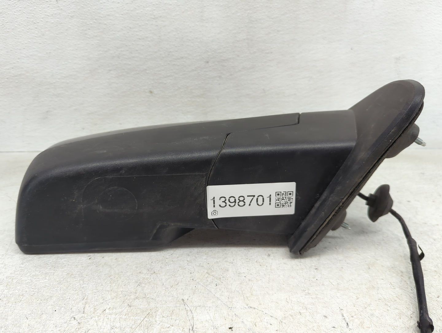 2014-2019 Chevrolet Silverado 1500 Passenger Side View Mirror - Right Door Mirror OEM Used - Oemusedautoparts1.com