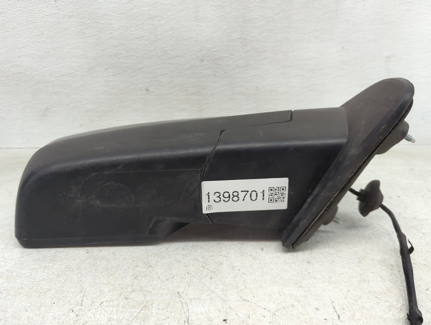 2014-2019 Chevrolet Silverado 1500 Passenger Side View Mirror - Right Door Mirror OEM Used - Oemusedautoparts1.com