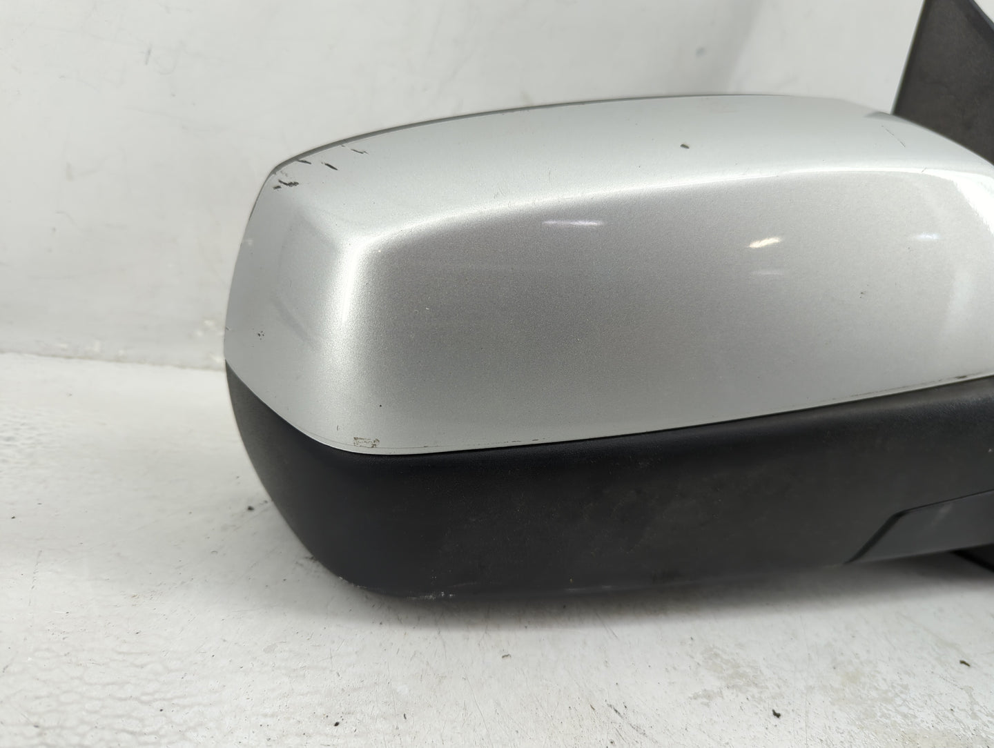 2014-2019 Chevrolet Silverado 1500 Passenger Side View Mirror - Right Door Mirror OEM Used - Oemusedautoparts1.com