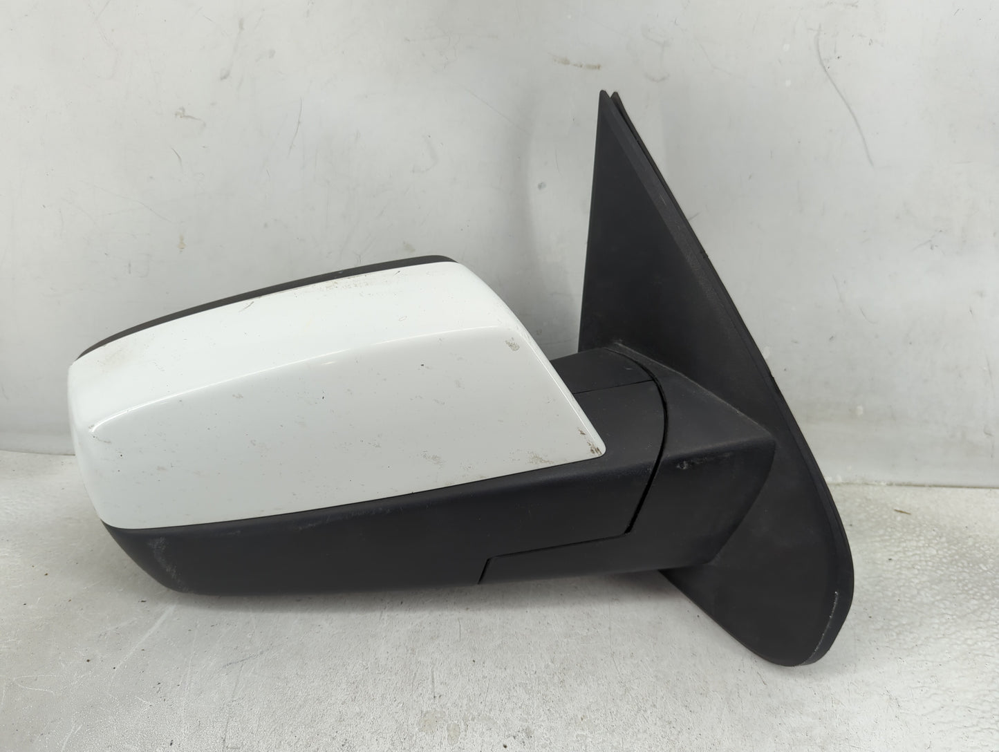2014-2019 Chevrolet Silverado 1500 Passenger Side View Mirror - Right Door Mirror OEM Used - Oemusedautoparts1.com