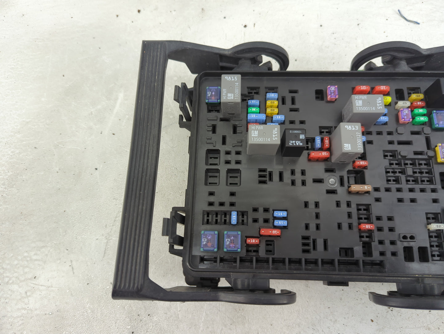 2016-2018 Chevrolet Silverado 1500 Fusebox Fuse Box Panel Relay Module P/N:23387797 01 Fits Fits 2016 2017 2018 OEM Used Aut