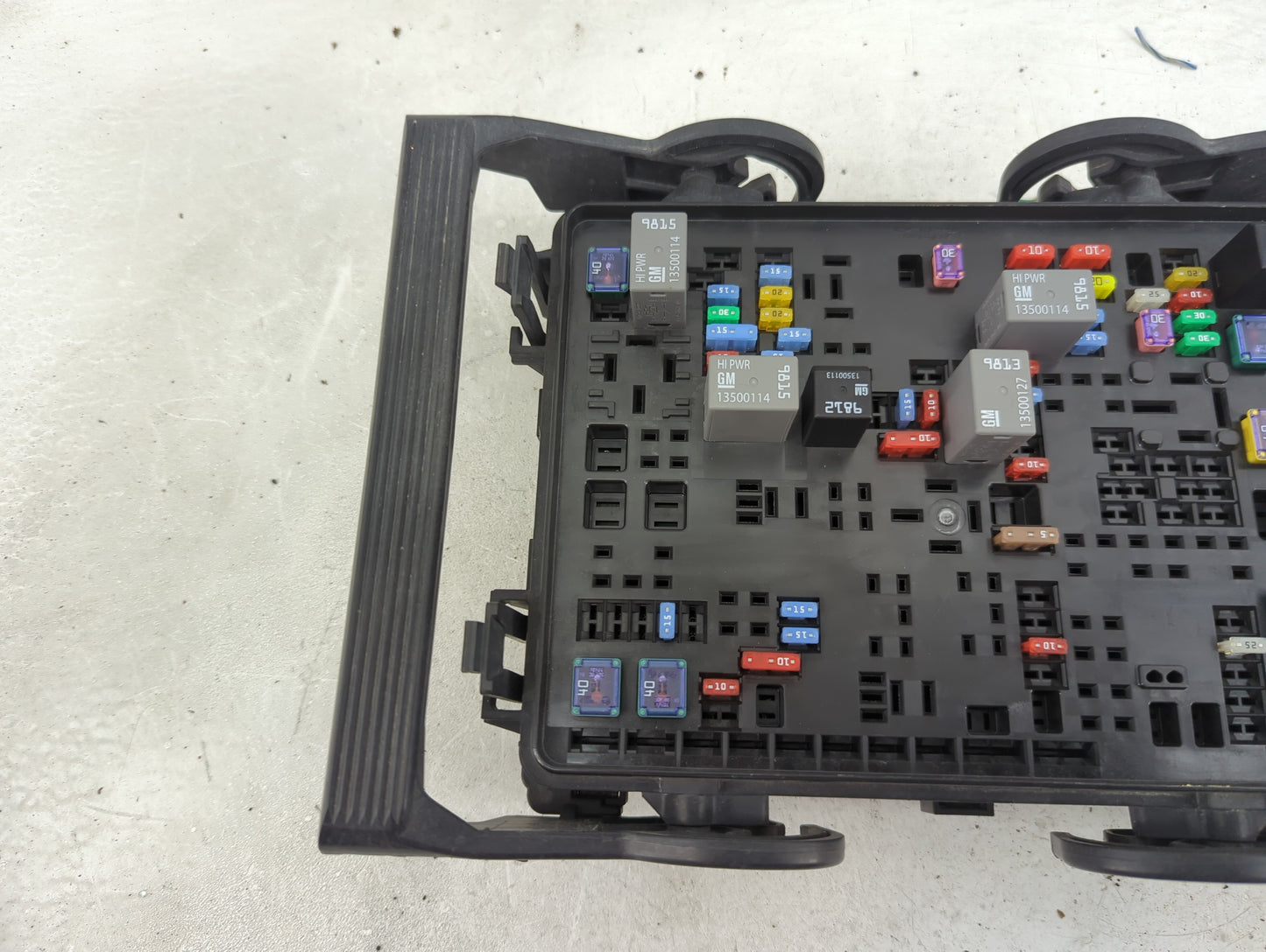 2016-2018 Chevrolet Silverado 1500 Fusebox Fuse Box Panel Relay Module P/N:23387797 01 Fits Fits 2016 2017 2018 OEM Used Aut