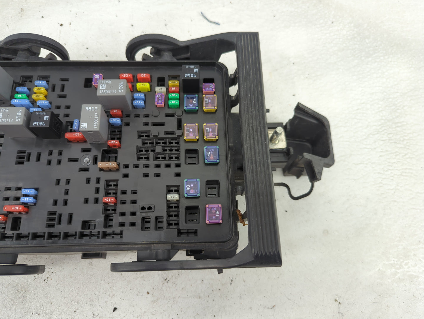 2016-2018 Chevrolet Silverado 1500 Fusebox Fuse Box Panel Relay Module P/N:23387797 01 Fits Fits 2016 2017 2018 OEM Used Aut