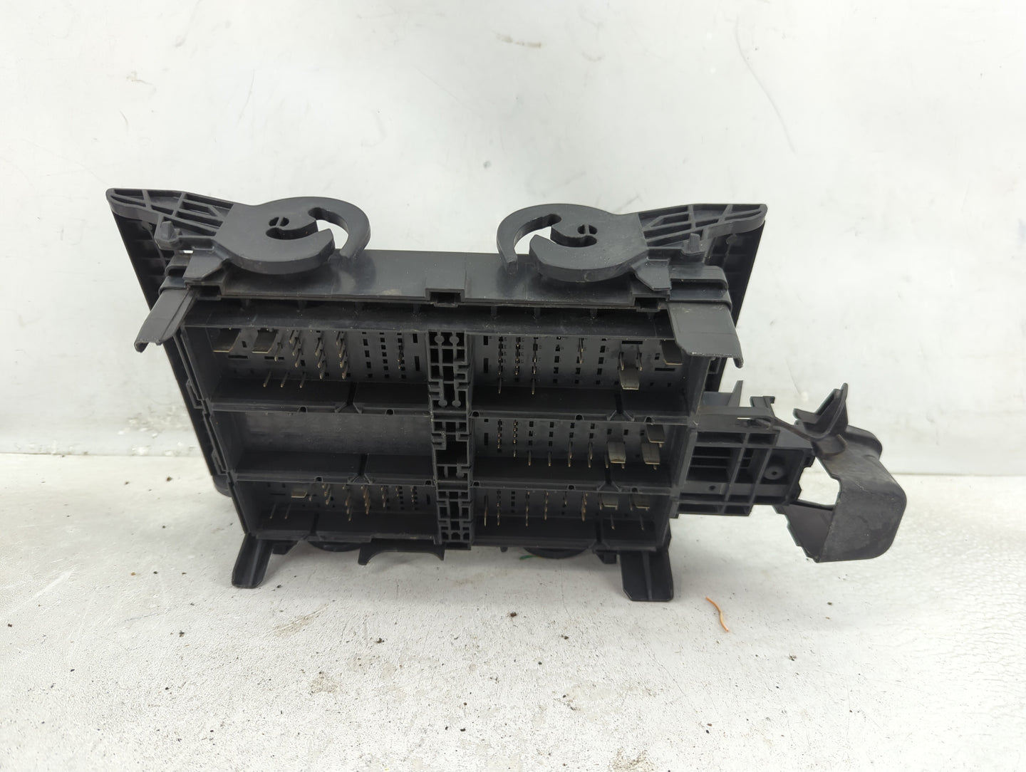 2016-2018 Chevrolet Silverado 1500 Fusebox Fuse Box Panel Relay Module P/N:23387797 01 Fits Fits 2016 2017 2018 OEM Used Aut