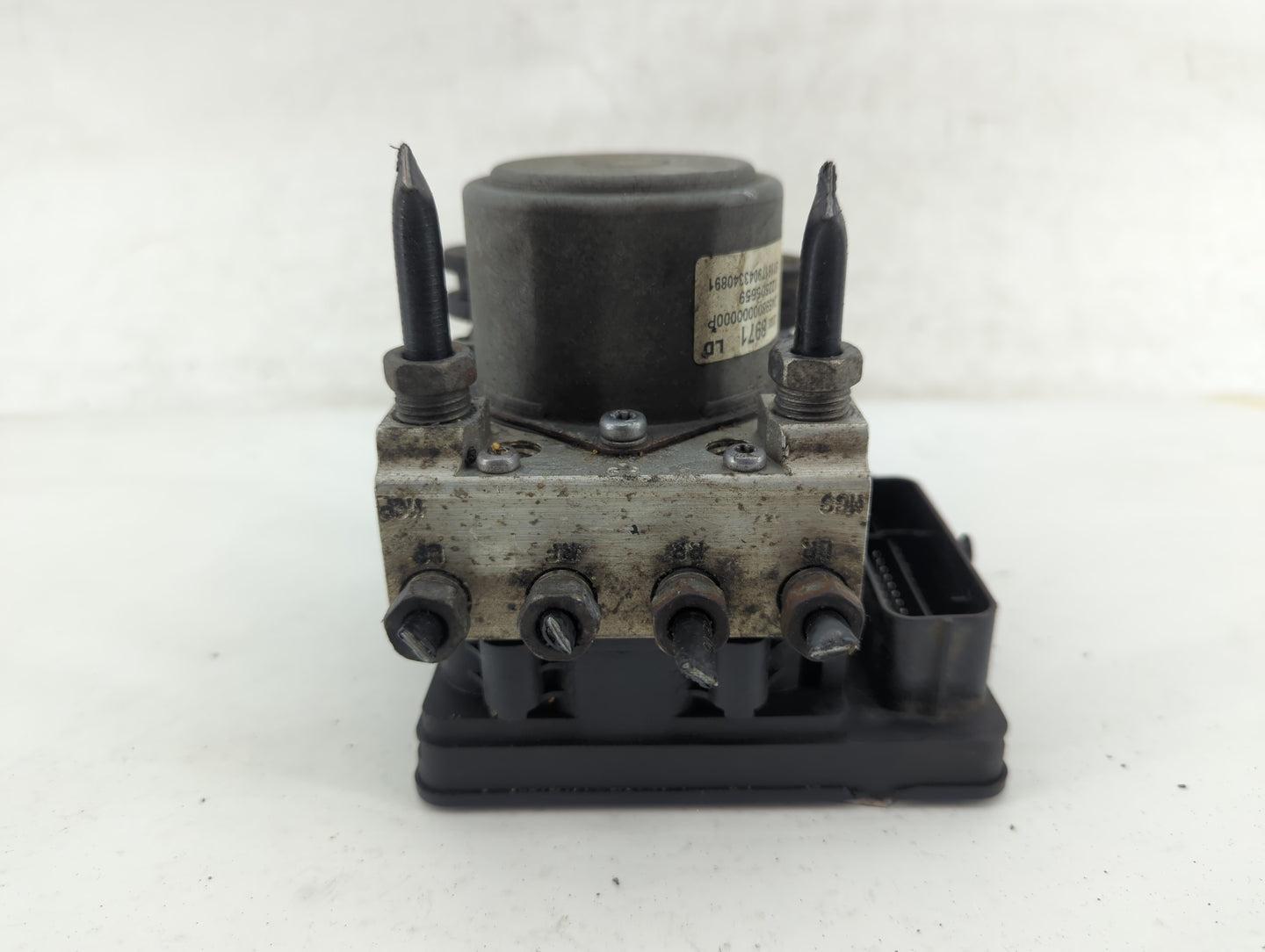 2016 Chevrolet Silverado 1500 ABS Pump Control Module Replacement P/N:23388971 23388972 Fits Fits 2017 2018 OEM Used Auto Pa