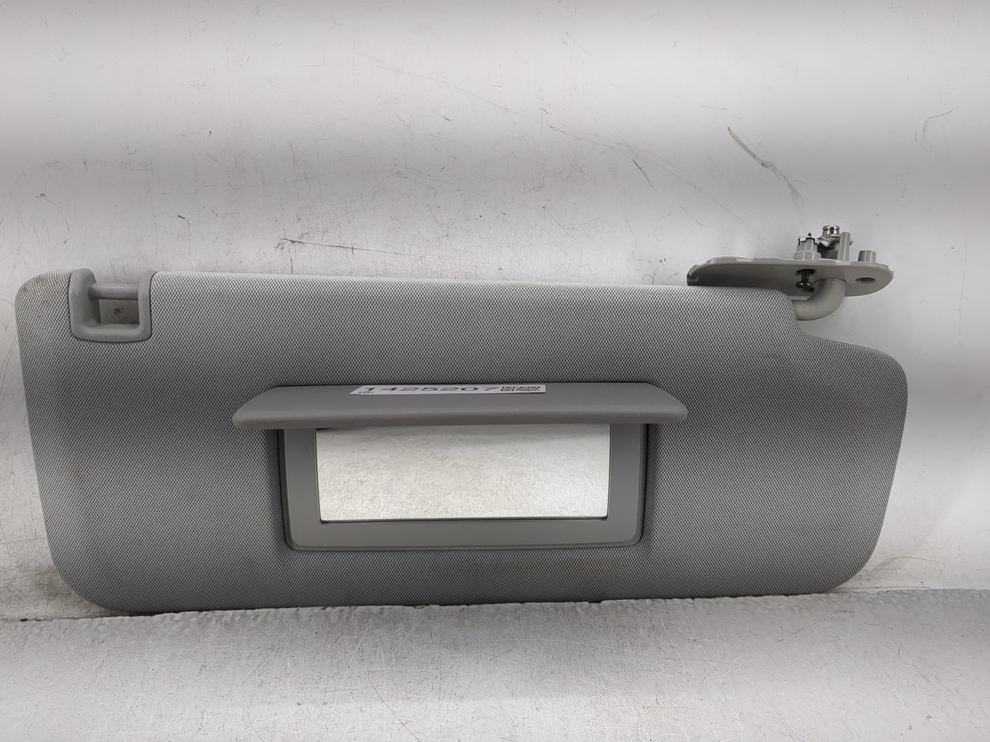 2014-2019 Chevrolet Silverado 1500 Sun Visor Shade Replacement Passenger Right Mirror Fits Fits 2014 2015 2016 2017 2018 201