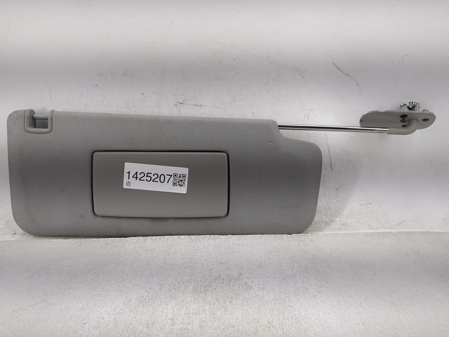 2014-2019 Chevrolet Silverado 1500 Sun Visor Shade Replacement Passenger Right Mirror Fits Fits 2014 2015 2016 2017 2018 201