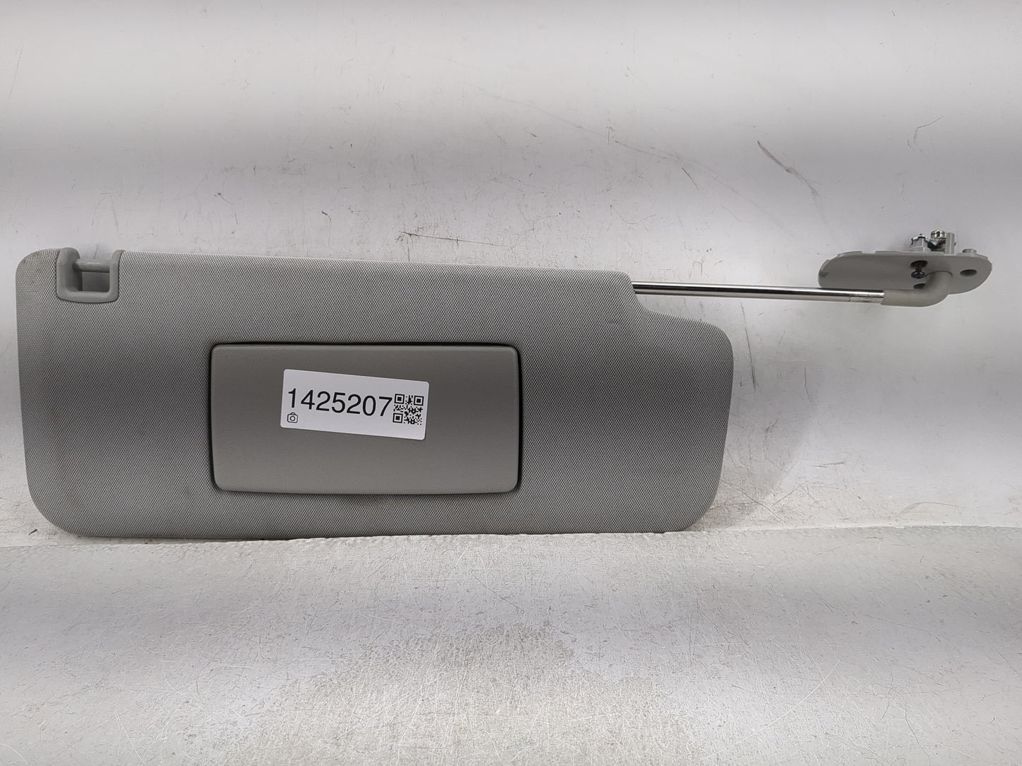 2014-2019 Chevrolet Silverado 1500 Sun Visor Shade Replacement Passenger Right Mirror Fits Fits 2014 2015 2016 2017 2018 201