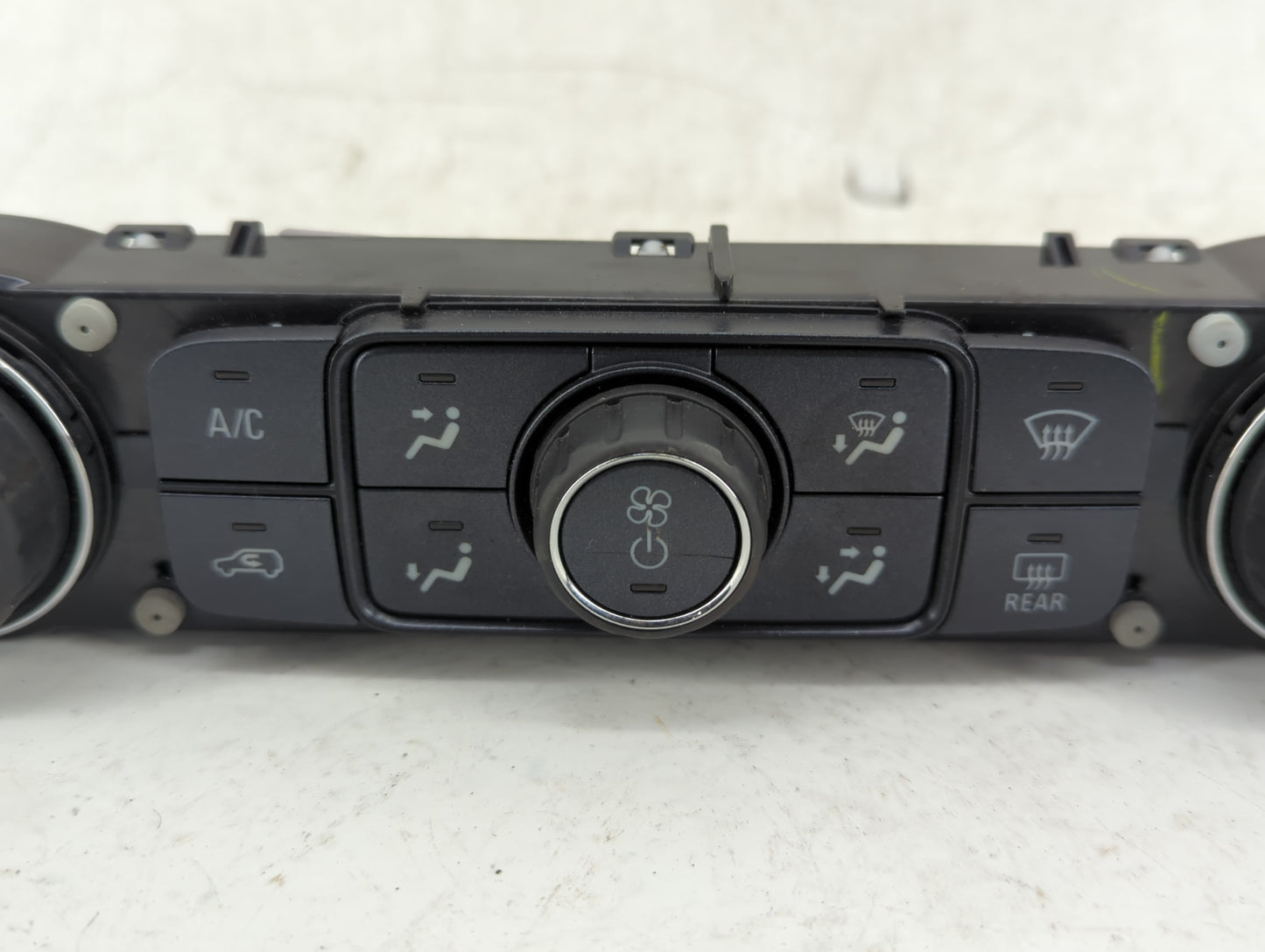 2014-2019 Chevrolet Silverado 1500 Climate Control Module Temperature AC/Heater Replacement P/N:23486614 Fits OEM Used Auto 