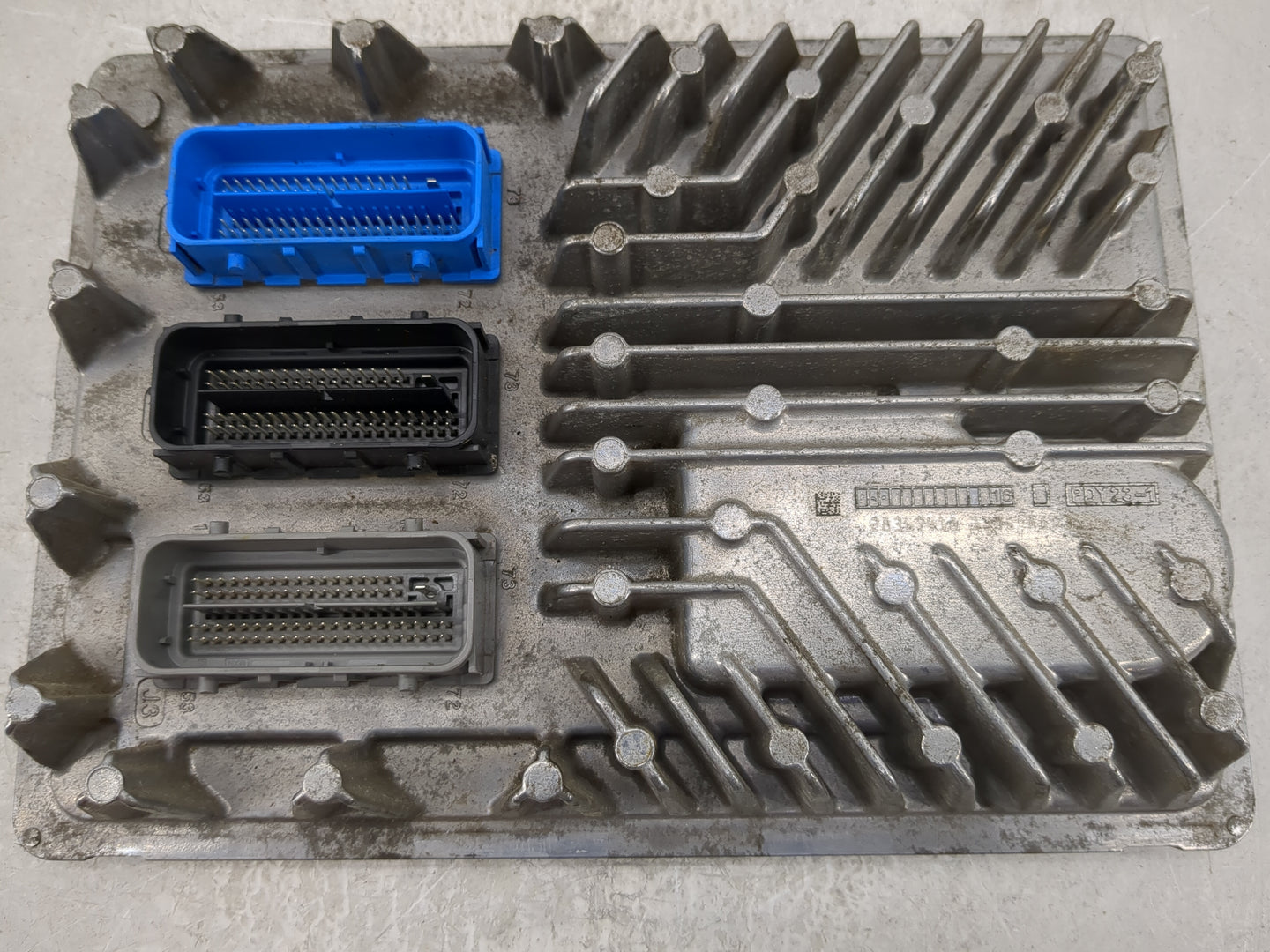 2014-2016 Chevrolet Silverado 1500 PCM Engine Control Computer ECU ECM PCU OEM P/N:12673195 Fits Fits 2014 2015 2016 OEM Use