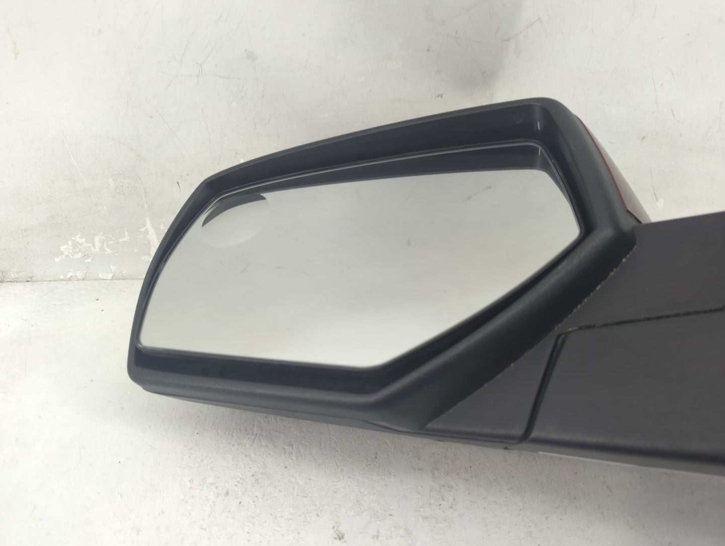 2014-2019 Chevrolet Silverado 1500 Driver Side View Mirror - Left Door Mirror OEM Used - Oemusedautoparts1.com