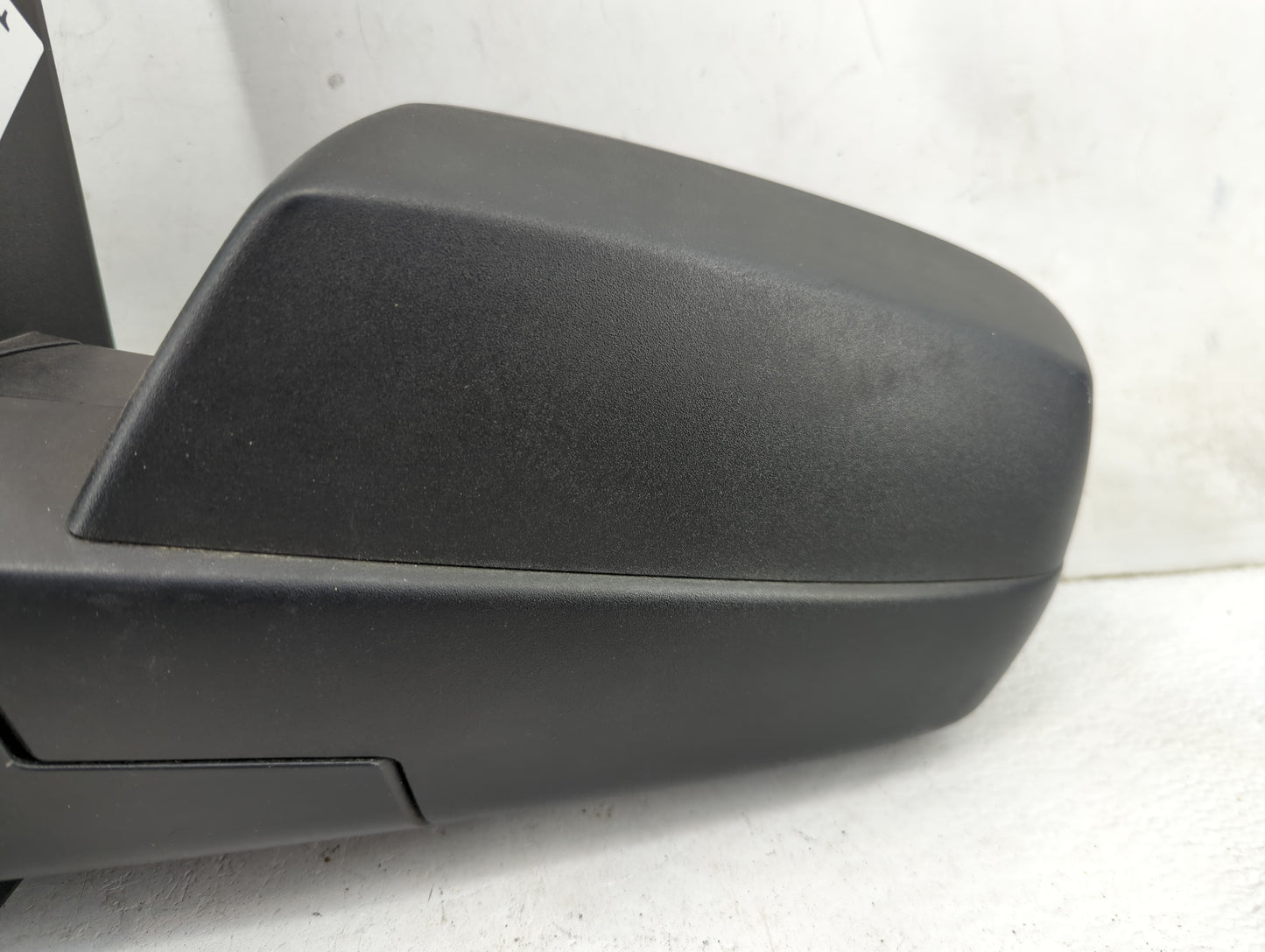 2014-2019 Chevrolet Silverado 1500 Passenger Side View Mirror - Right Door Mirror OEM Used - Oemusedautoparts1.com