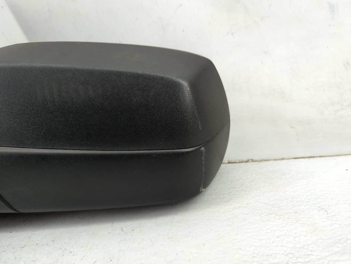 2014-2019 Chevrolet Silverado 1500 Passenger Side View Mirror - Right Door Mirror OEM Used - Oemusedautoparts1.com