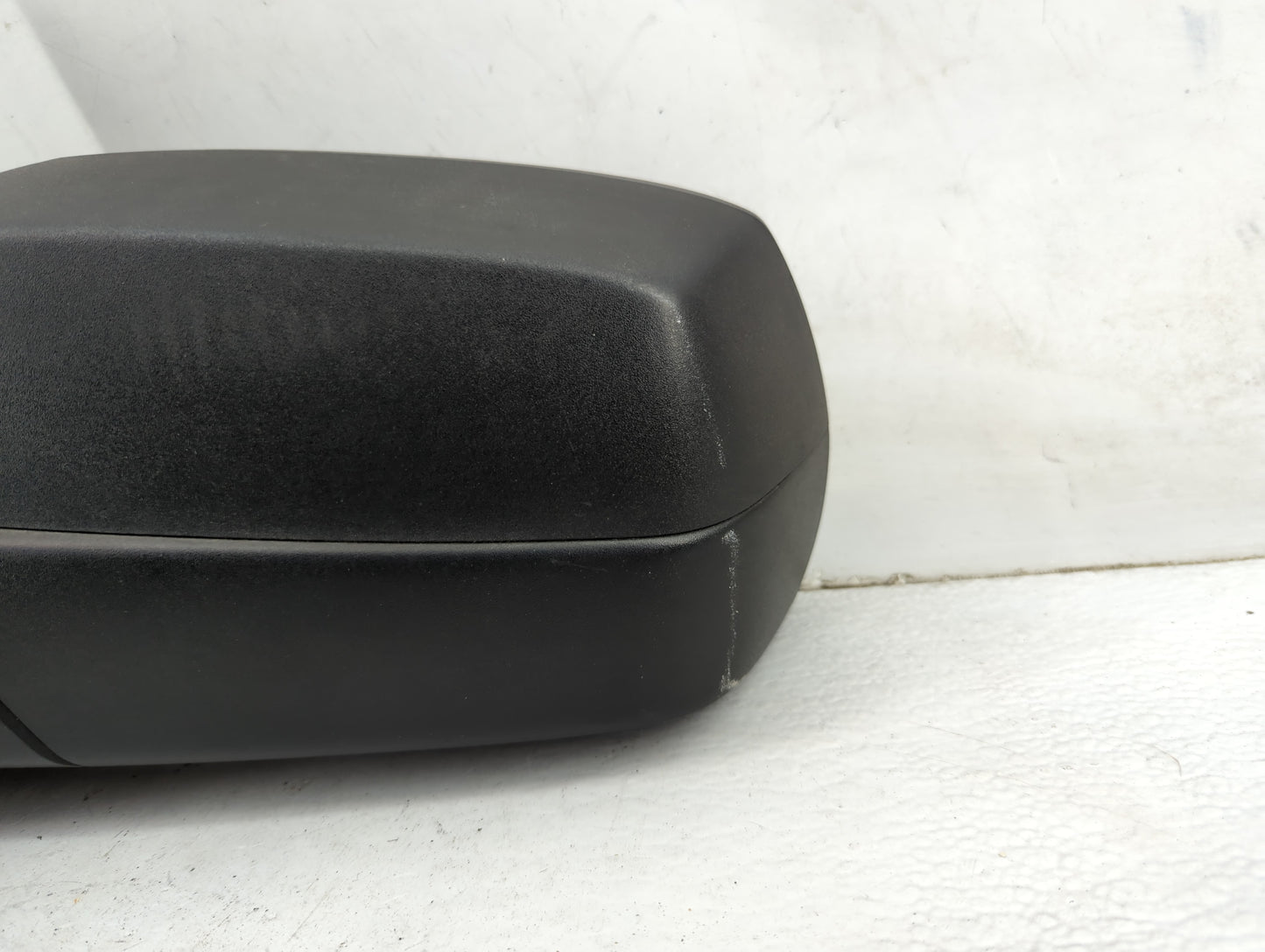 2014-2019 Chevrolet Silverado 1500 Passenger Side View Mirror - Right Door Mirror OEM Used - Oemusedautoparts1.com