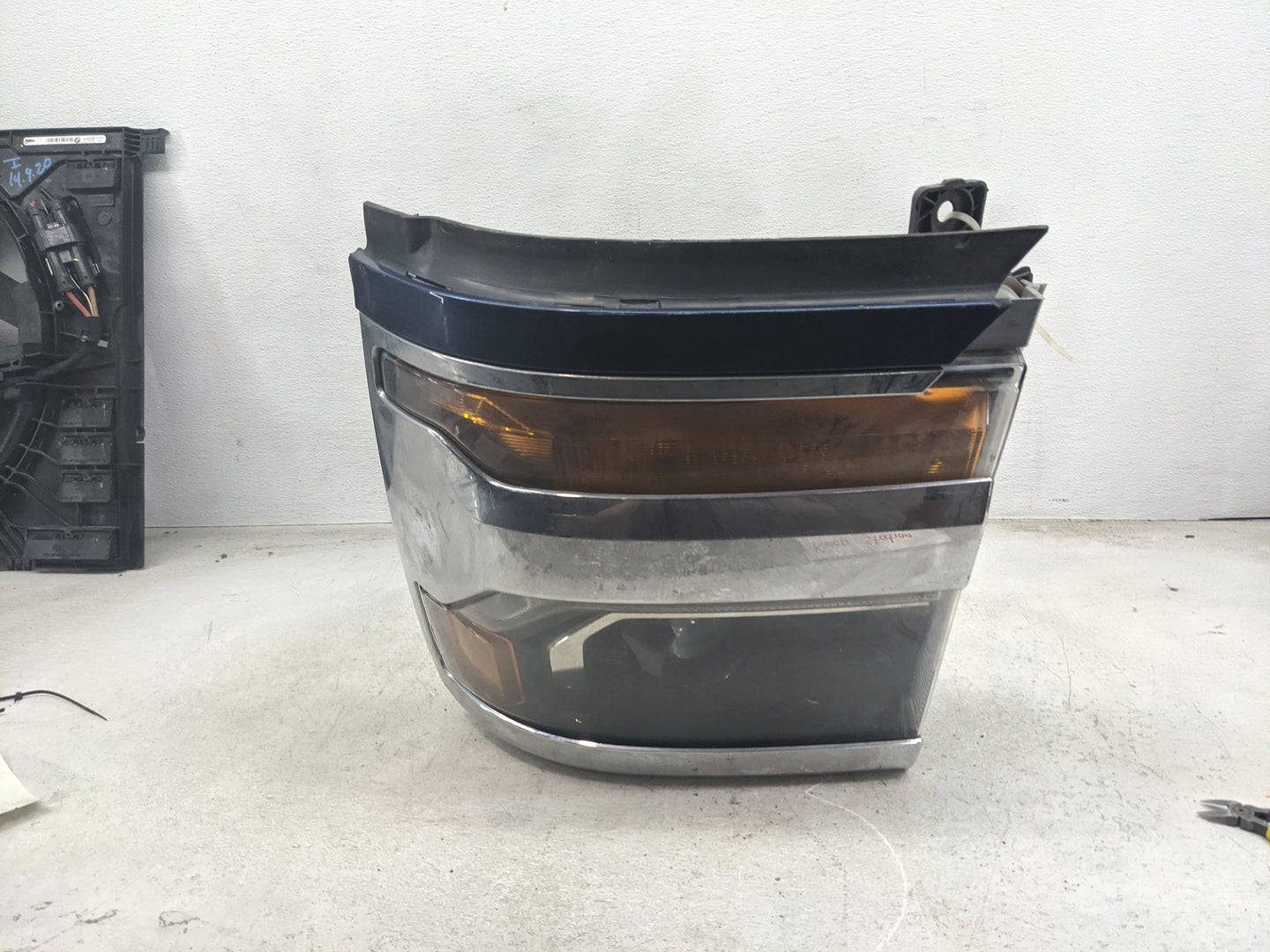 2016 Chevrolet Silverado 1500 Driver Left Oem Head Light Headlight Lamp - Oemusedautoparts1.com