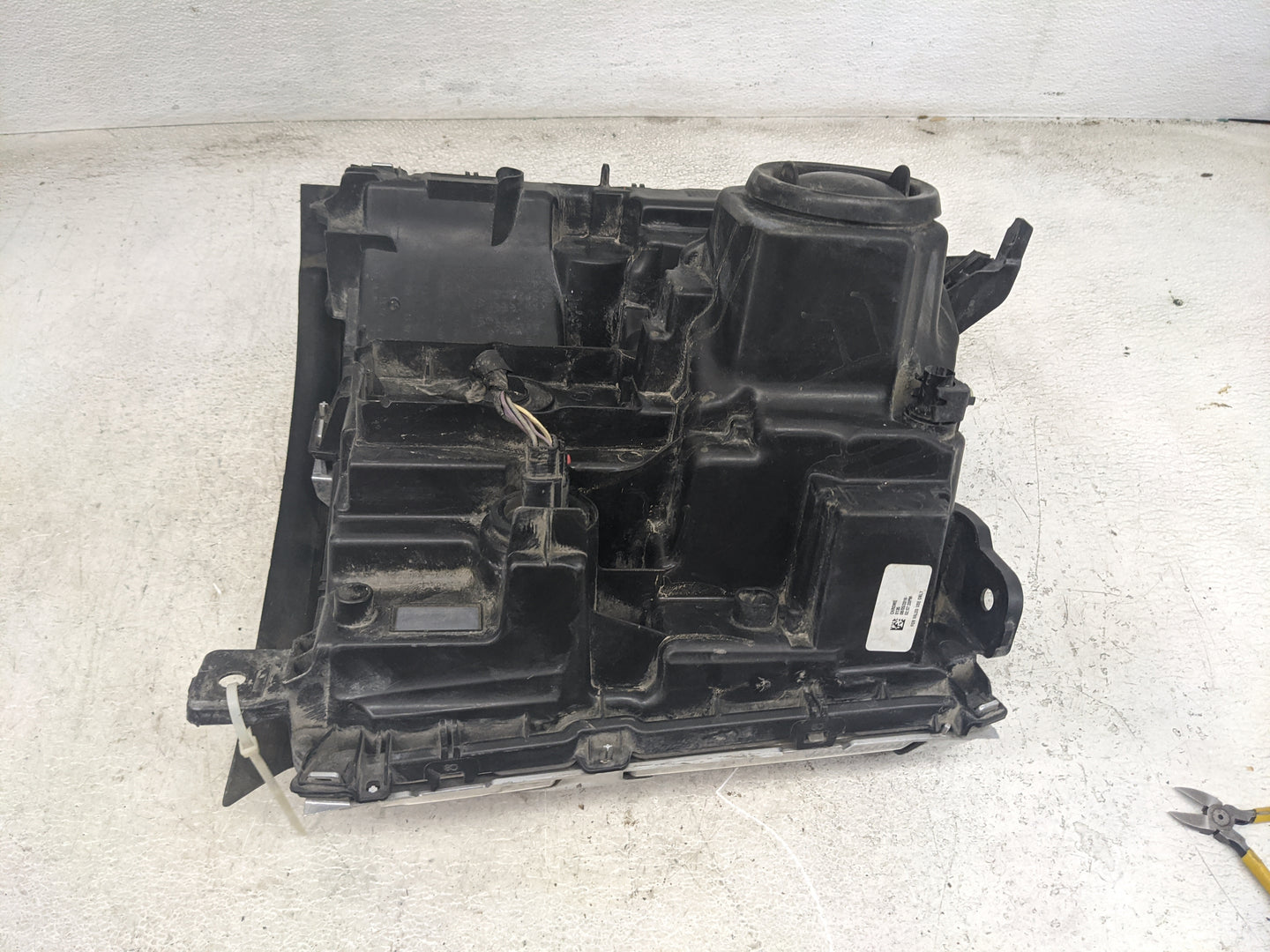 2016 Chevrolet Silverado 1500 Driver Left Oem Head Light Headlight Lamp - Oemusedautoparts1.com