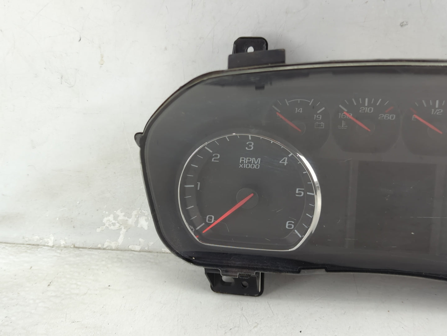 2016 Chevrolet Silverado 1500 Instrument Cluster Speedometer Gauges P/N:84063538 28519697, 812812097 Miles:63K Fits OEM Used