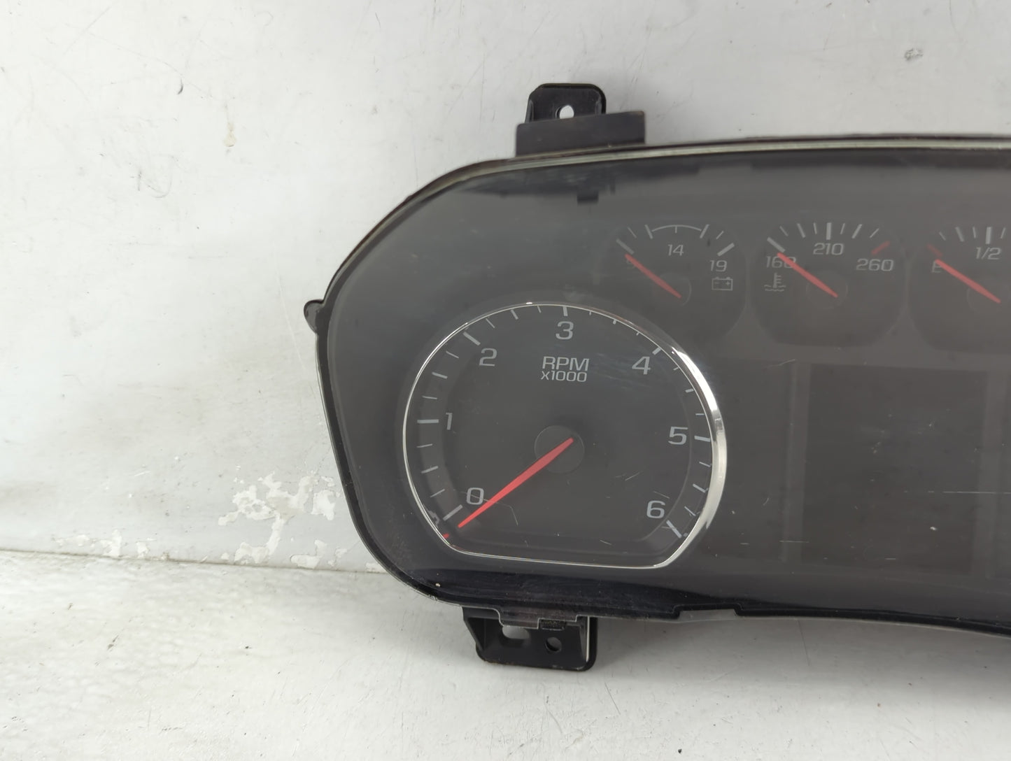 2016 Chevrolet Silverado 1500 Instrument Cluster Speedometer Gauges P/N:84063538 28519697, 812812097 Miles:63K Fits OEM Used