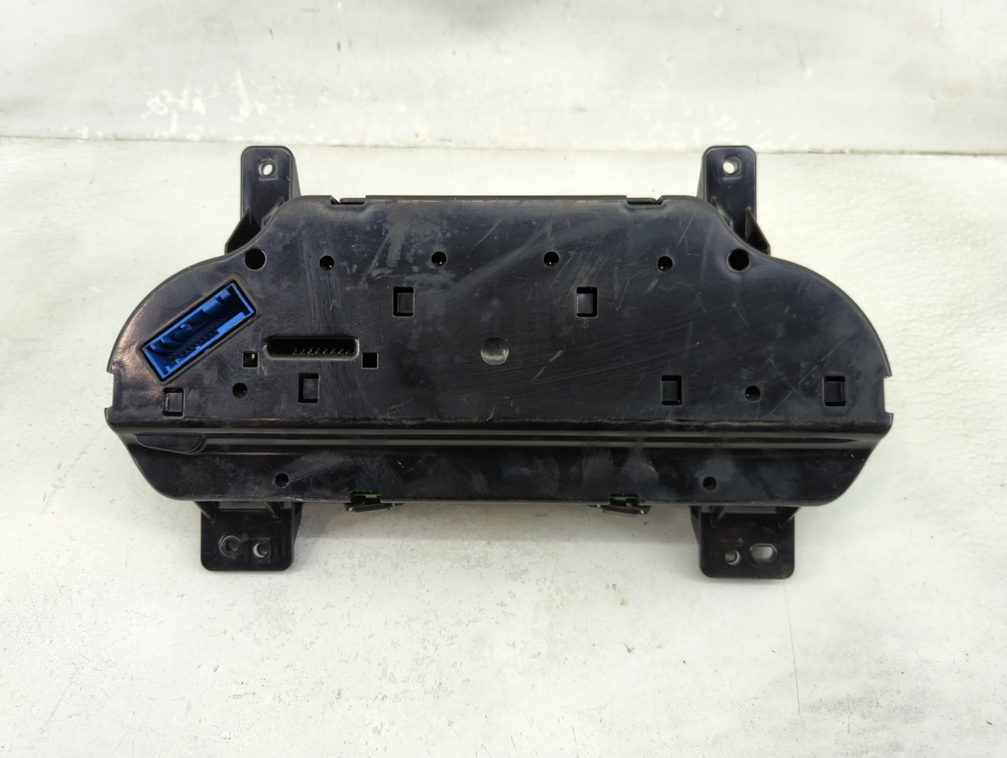 2016 Chevrolet Silverado 1500 Instrument Cluster Speedometer Gauges P/N:84063538 28519697, 812812097 Miles:63K Fits OEM Used