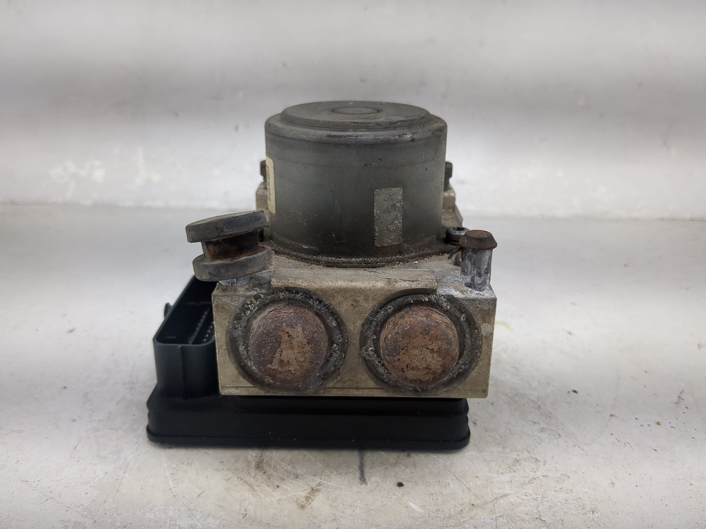 2016 Chevrolet Silverado 1500 ABS Pump Control Module Replacement P/N:23388971 23388991, 8611207, 122505659 Fits Fits 2017 2