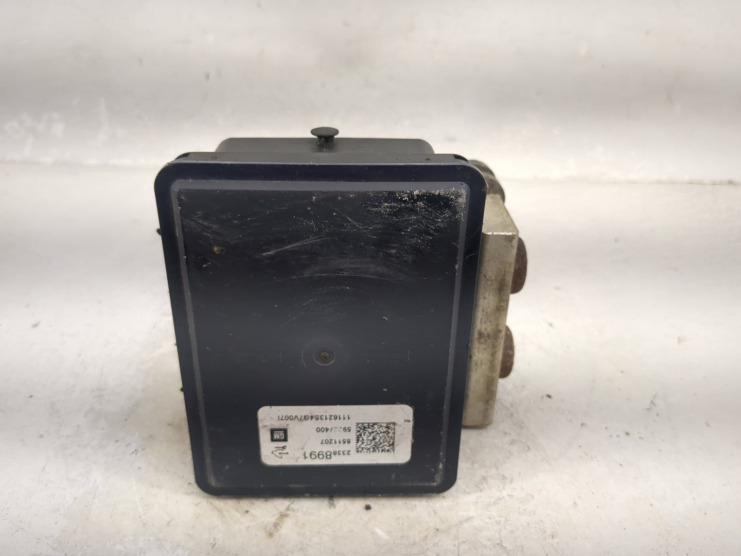 2016 Chevrolet Silverado 1500 ABS Pump Control Module Replacement P/N:23388971 23388991, 8611207, 122505659 Fits Fits 2017 2