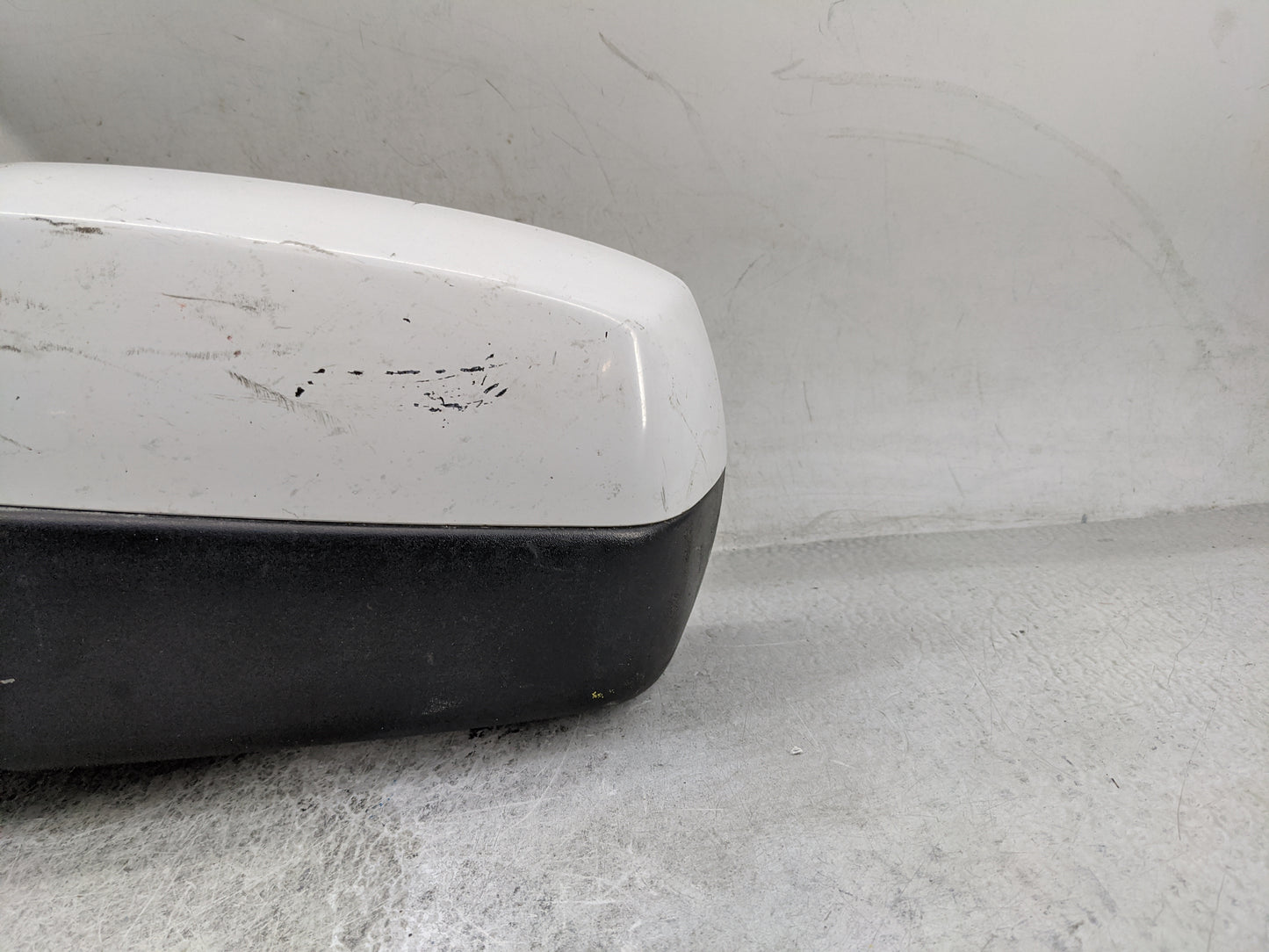 2014-2019 Chevrolet Silverado 1500 Driver Side View Mirror - Left Door Mirror OEM Used - Oemusedautoparts1.com