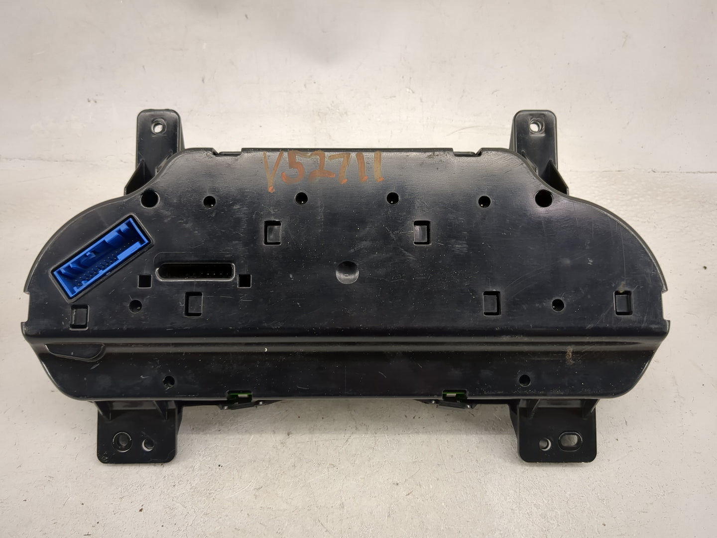 2016 Chevrolet Silverado 1500 Instrument Cluster Speedometer Gauges P/N:84026894 28516641, 812812097, 3916092AJT91HBR0 Miles