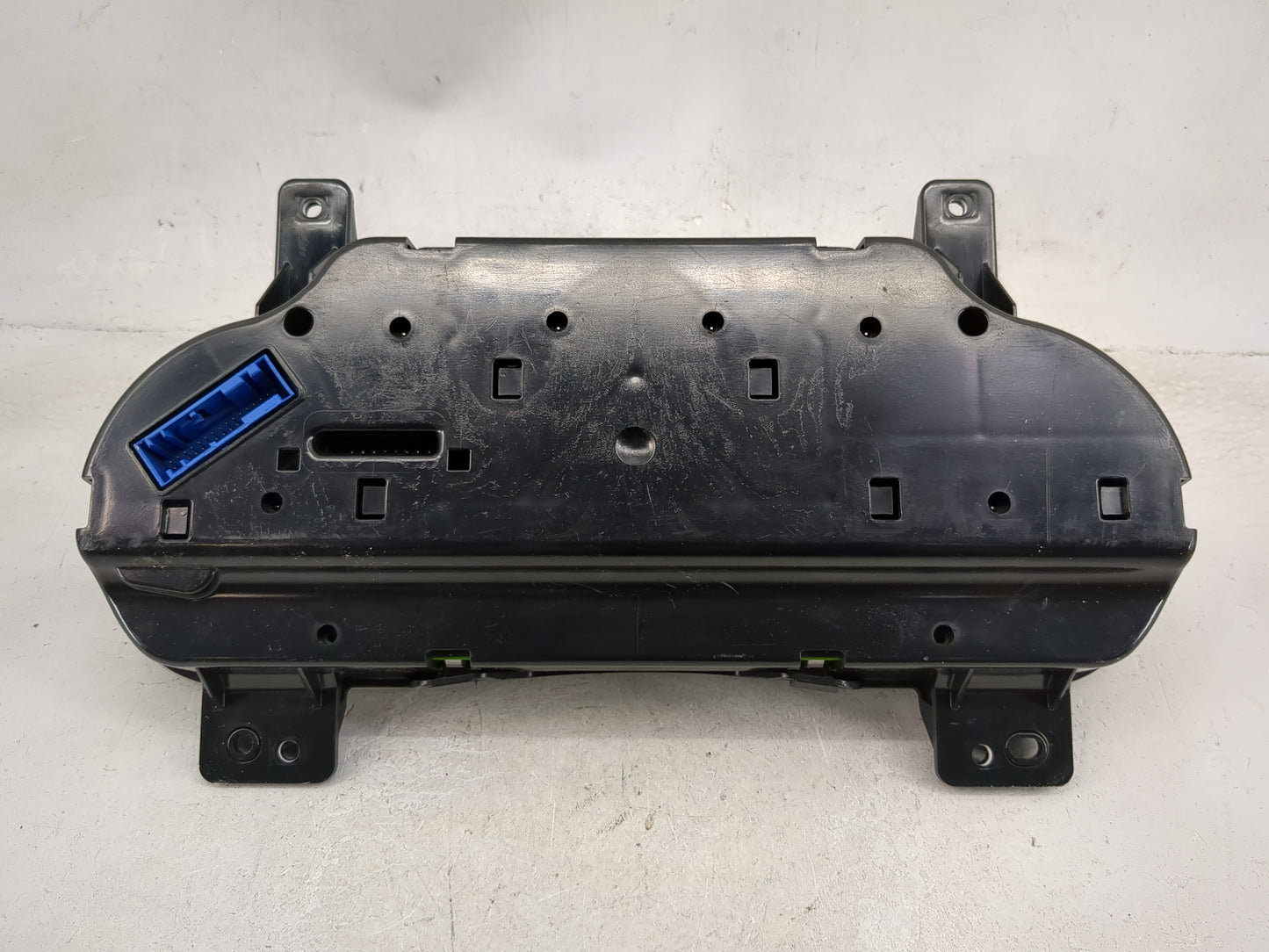 2016 Chevrolet Silverado 1500 Instrument Cluster Speedometer Gauges P/N:84390802 7110500000000X, 812812097 Miles: Fits OEM U