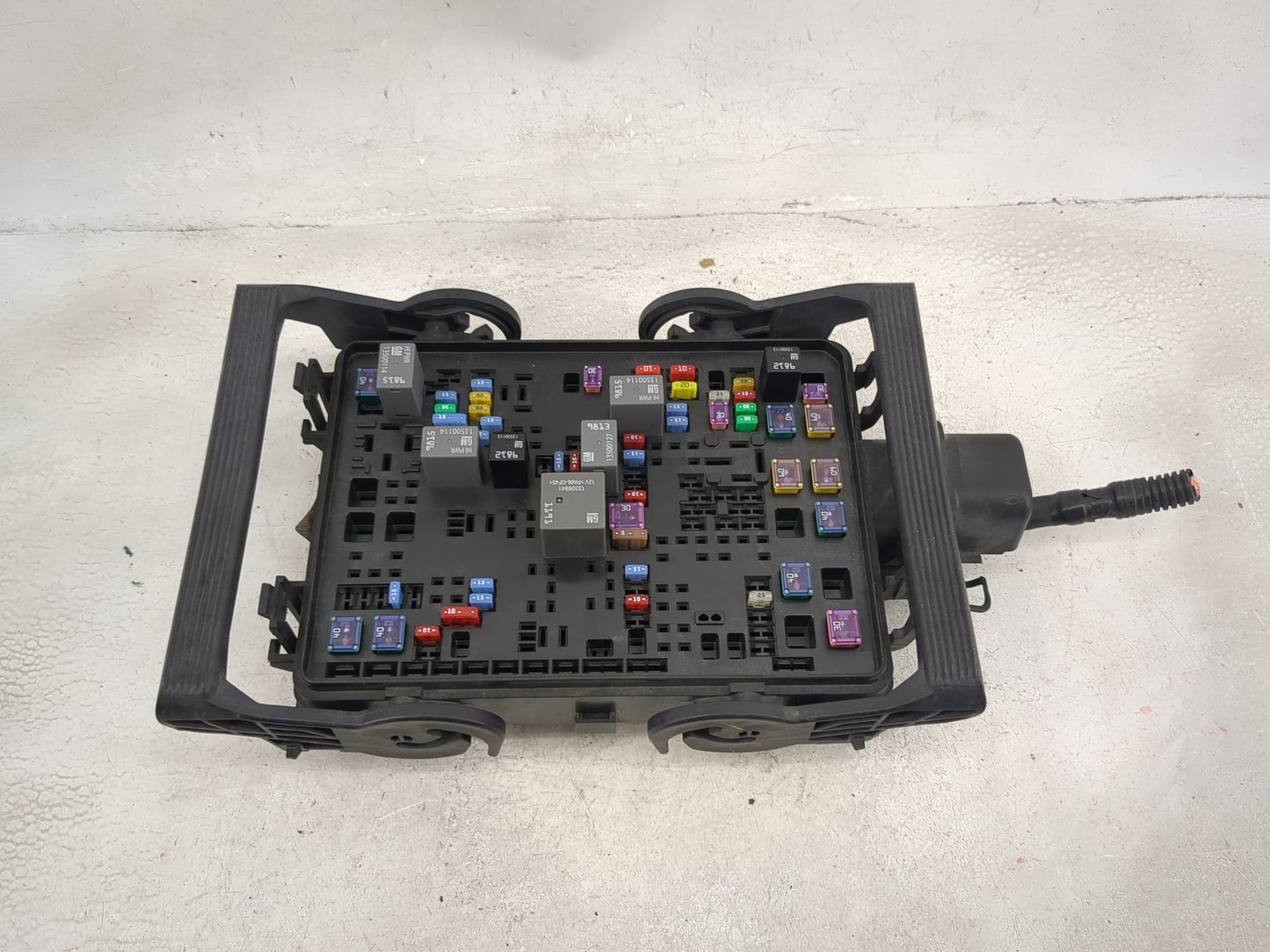 2016-2018 Chevrolet Silverado 1500 Fusebox Fuse Box Panel Relay Module P/N:23387798 13308941, 13500114 Fits Fits 2016 2017 2
