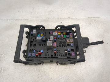 2016-2018 Chevrolet Silverado 1500 Fusebox Fuse Box Panel Relay Module P/N:23387798 13308941, 13500114 Fits Fits 2016 2017 2018 OEM Used Auto Parts