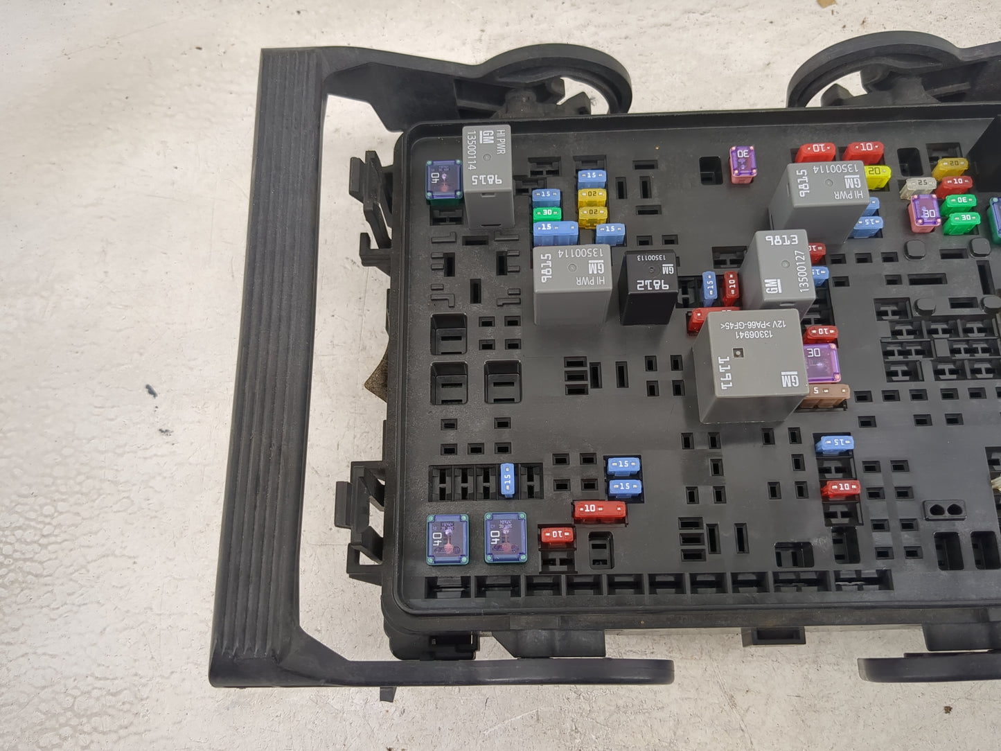 2016-2018 Chevrolet Silverado 1500 Fusebox Fuse Box Panel Relay Module P/N:23387798 13308941, 13500114 Fits Fits 2016 2017 2