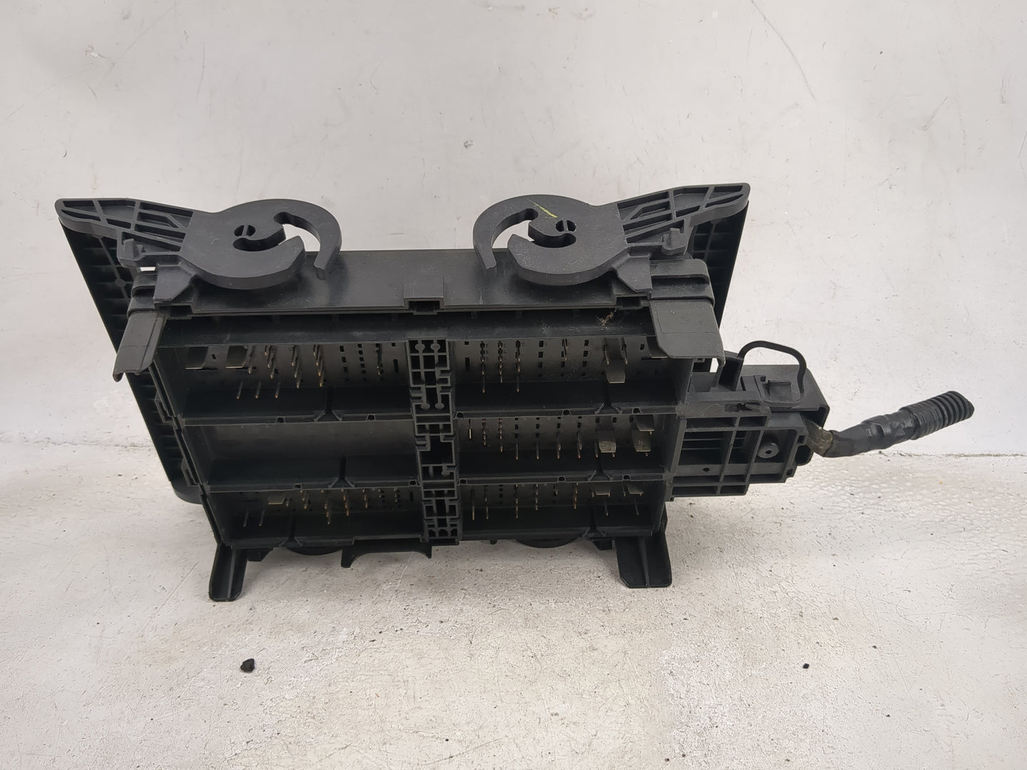 2016-2018 Chevrolet Silverado 1500 Fusebox Fuse Box Panel Relay Module P/N:23387798 13308941, 13500114 Fits Fits 2016 2017 2