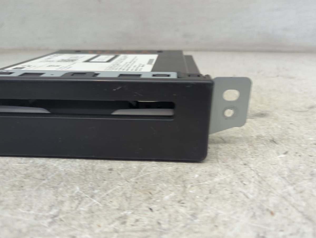 2015-2019 Chevrolet Silverado 1500 Radio Cd Changer 84016435 - Oemusedautoparts1.com