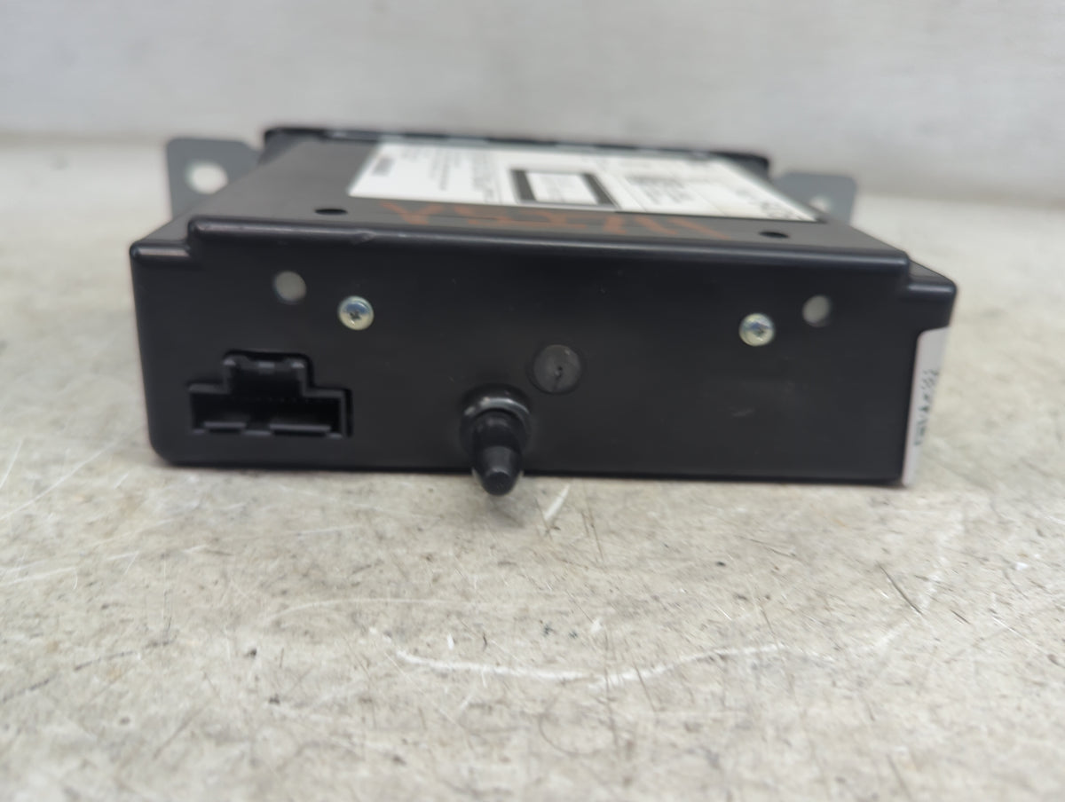 2015-2019 Chevrolet Silverado 1500 Radio Cd Changer 84016435 - Oemusedautoparts1.com