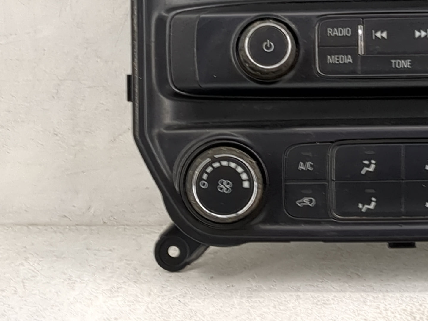 2014-2019 Chevrolet Silverado 1500 Climate Control Module Temperature AC/Heater Replacement P/N:23486619 7370200000000X Fits