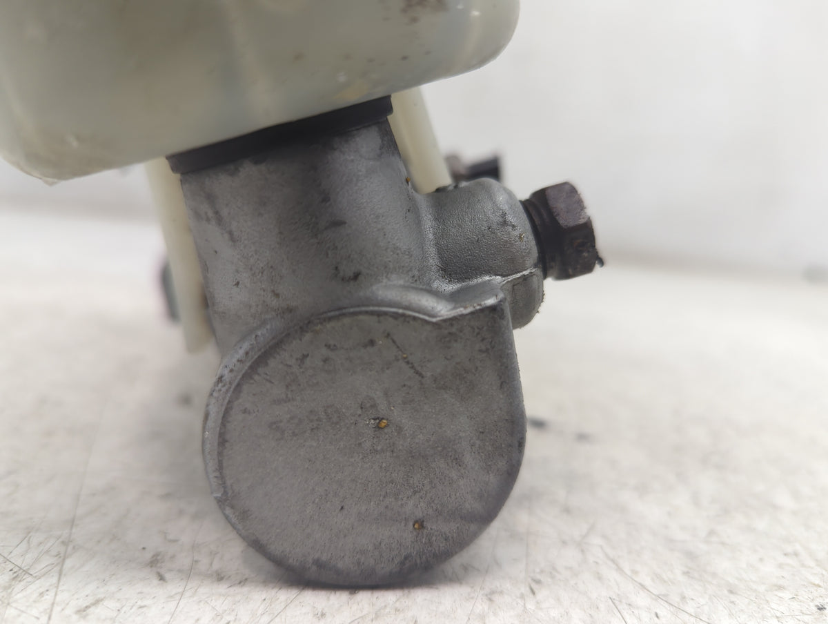 2014-2019 Chevrolet Silverado 1500 Brake Master Cylinder 1498304 - Oemusedautoparts1.com