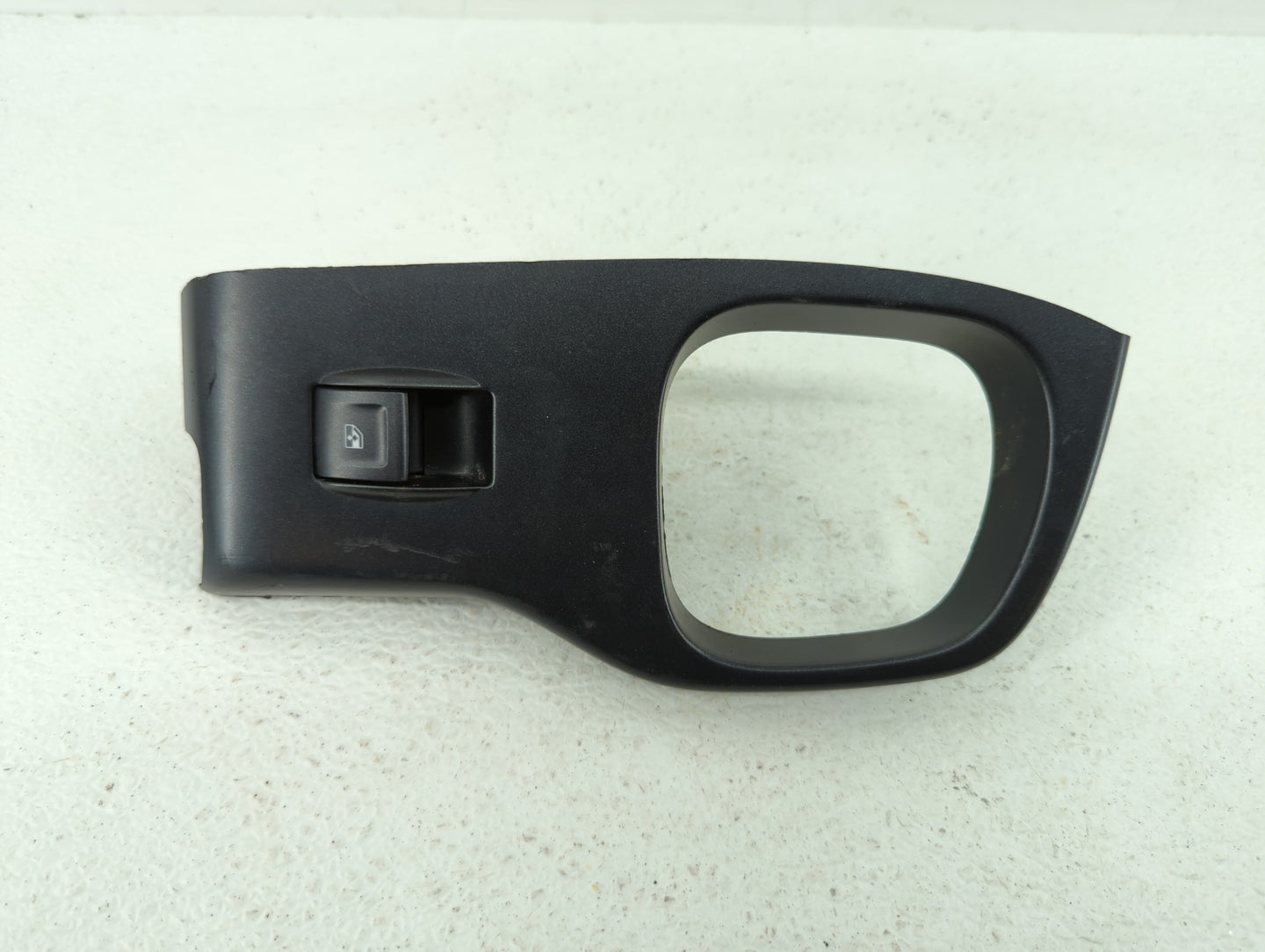 2016 Chevrolet Silverado 1500 Passenger Right Power Window Switch - Oemusedautoparts1.com
