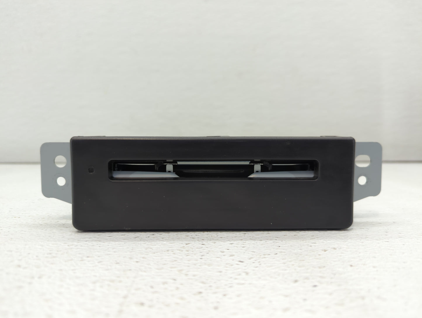 2015-2019 Chevrolet Silverado 1500 Radio AM FM Cd Player Receiver Replacement P/N:84016435 23369306 Fits OEM Used Auto Parts