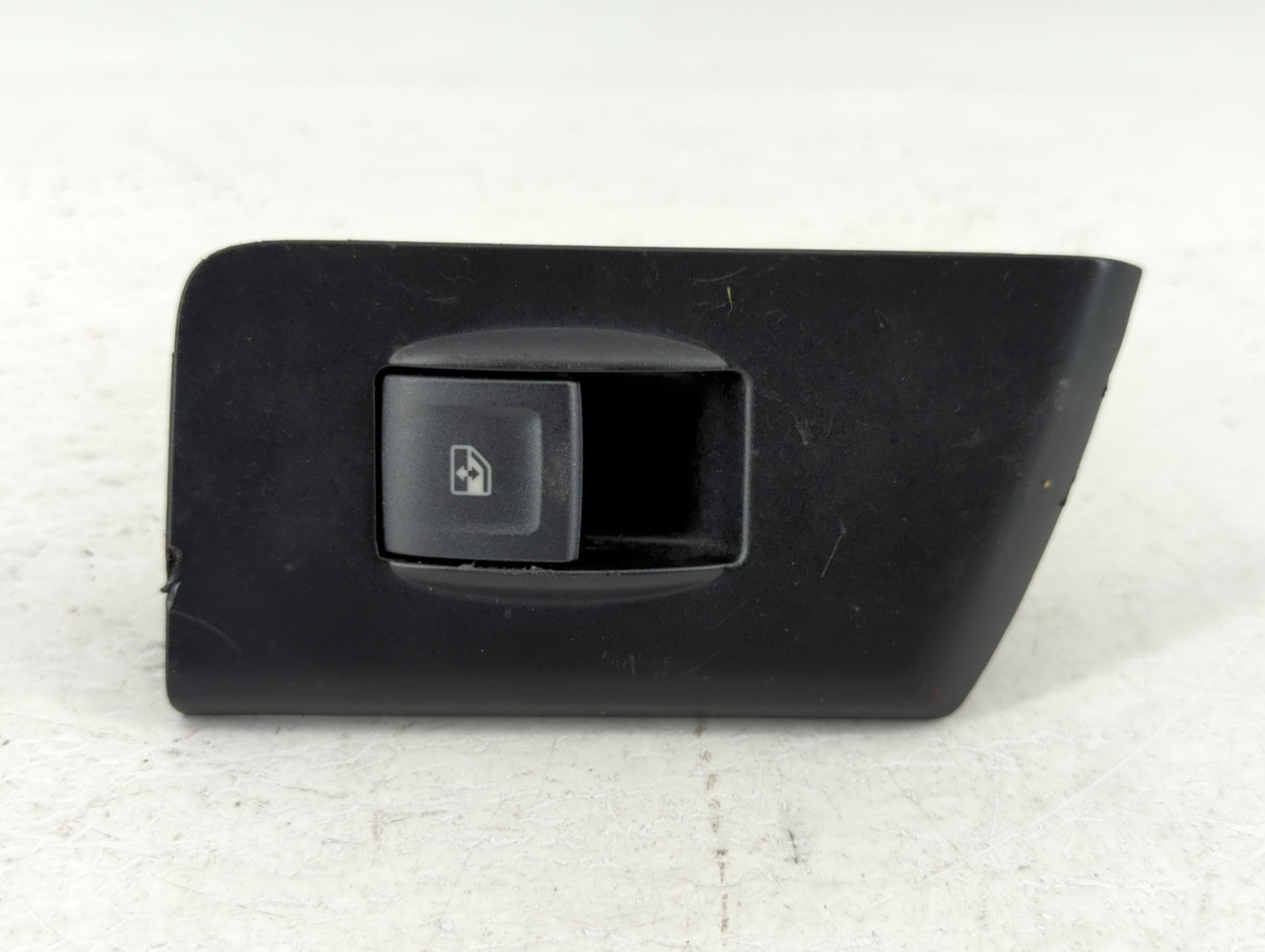 2016 Chevrolet Silverado 1500 Passenger Right Power Window Switch - Oemusedautoparts1.com