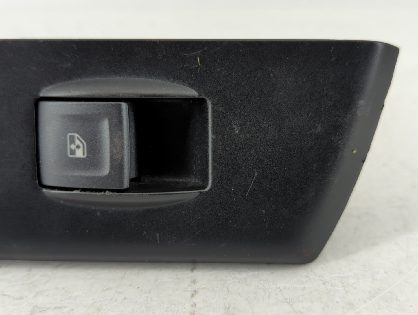 2016 Chevrolet Silverado 1500 Passenger Right Power Window Switch - Oemusedautoparts1.com